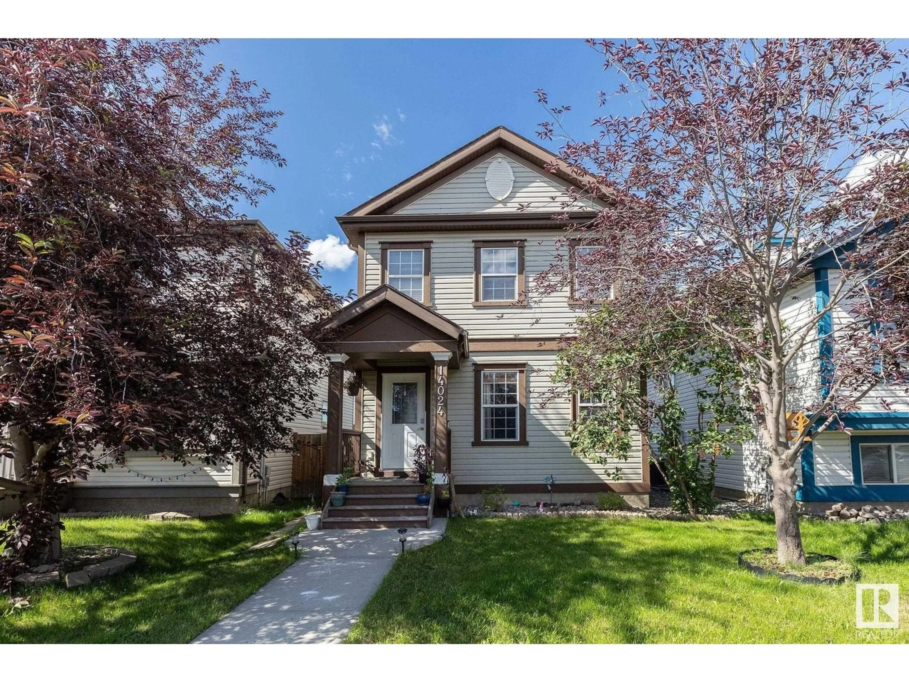 Home with vinyl exterior material, street for 14024 152 AV, Edmonton Alberta T6V1T5