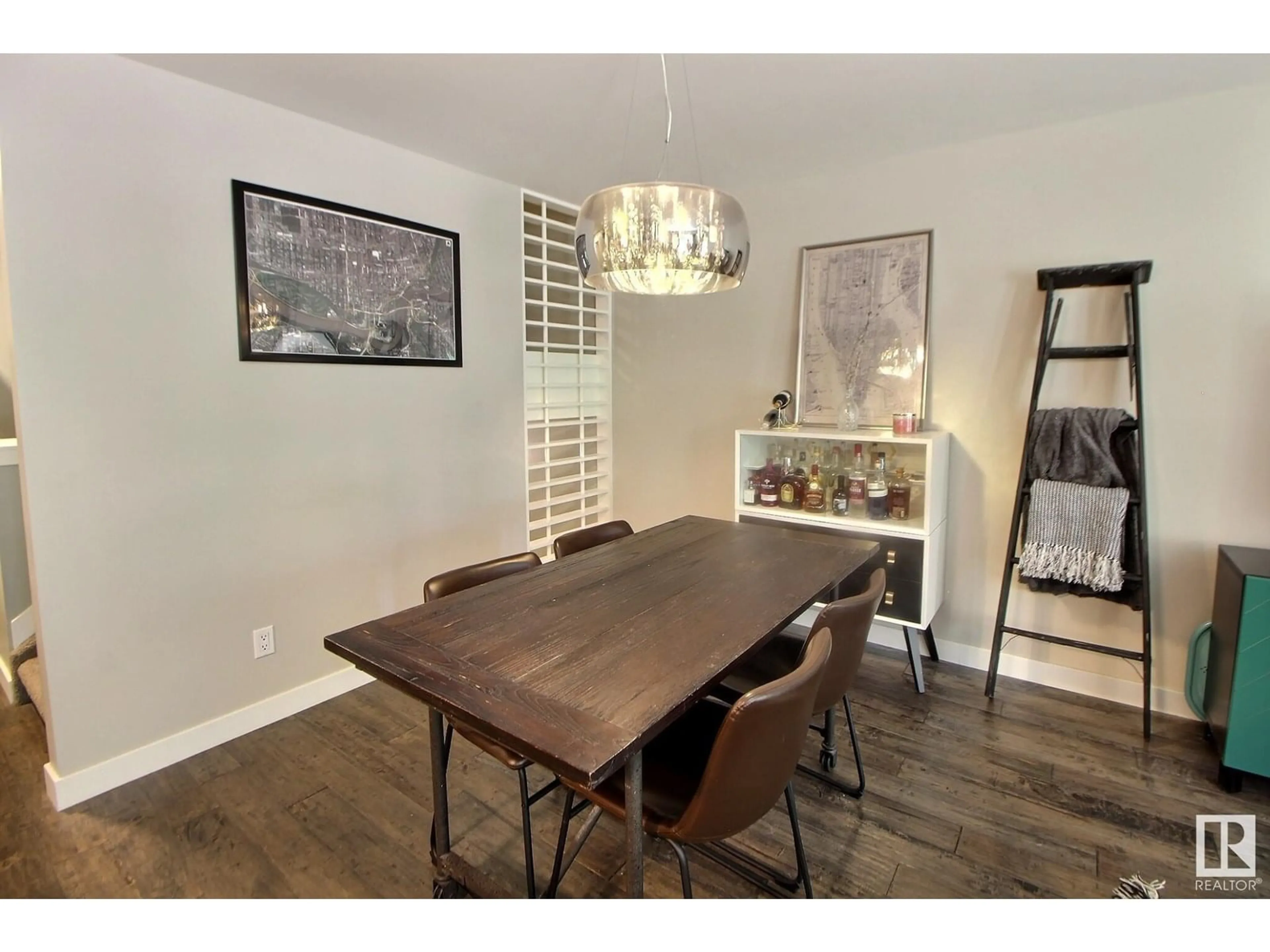 Dining room, wood/laminate floor for NW - 10150 87 AV, Edmonton Alberta T6E2P2