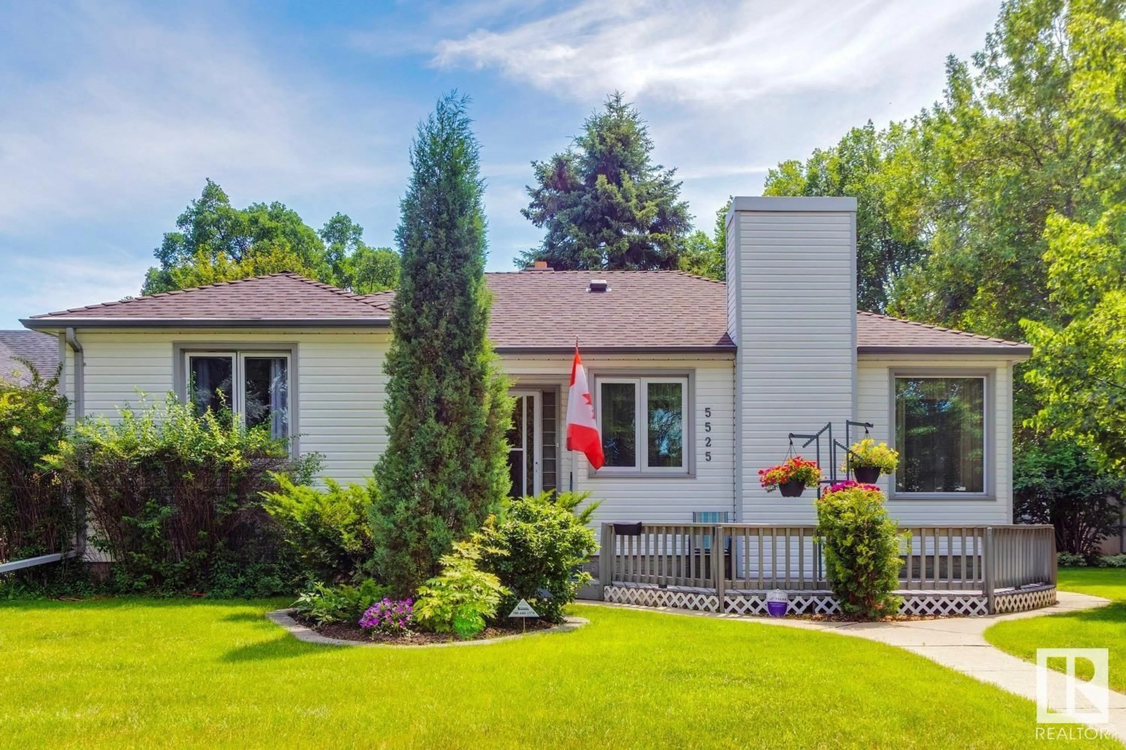 Home with vinyl exterior material, street for NW - 5525 111 AV, Edmonton Alberta T5W0K6