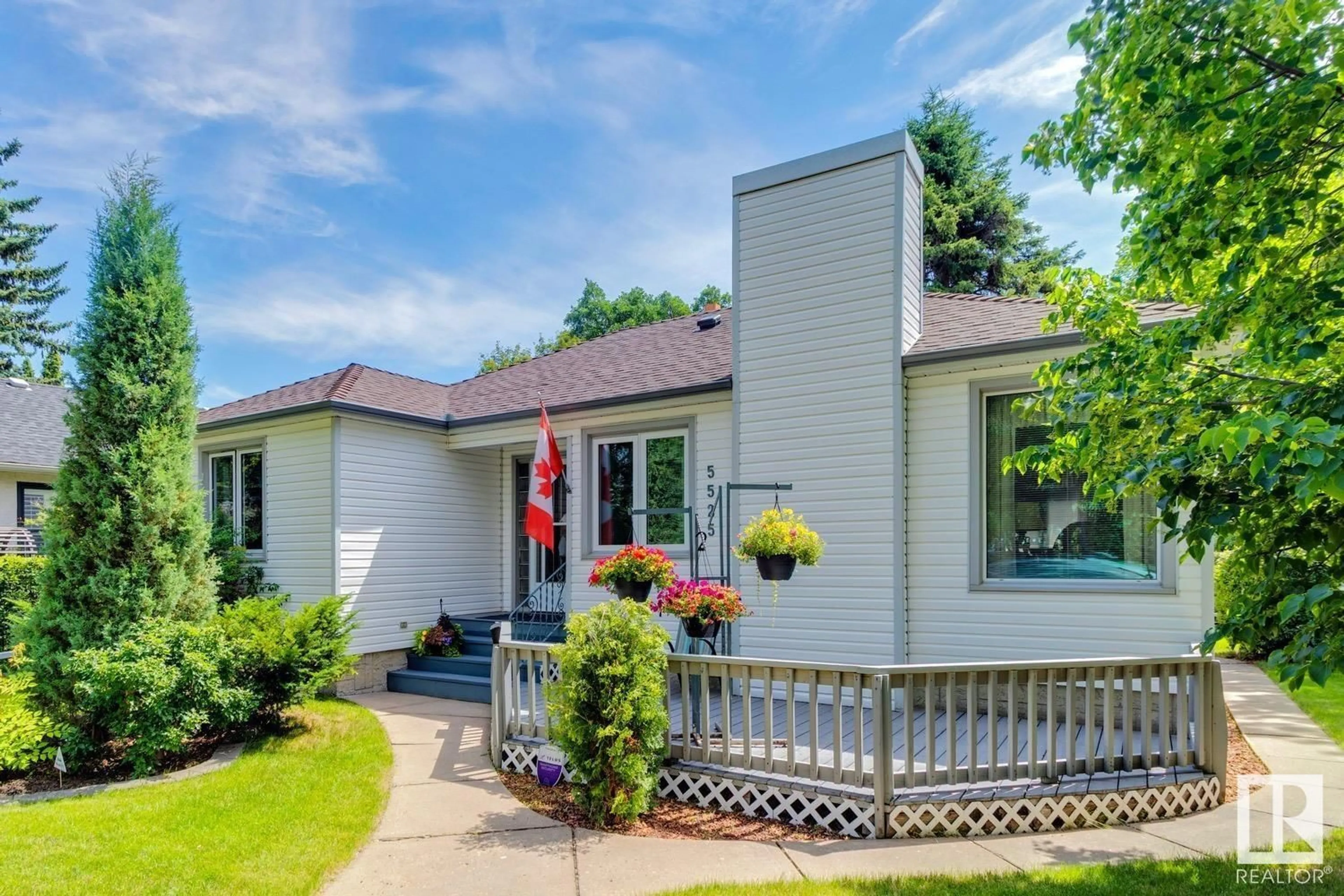 Home with vinyl exterior material, street for NW - 5525 111 AV, Edmonton Alberta T5W0K6