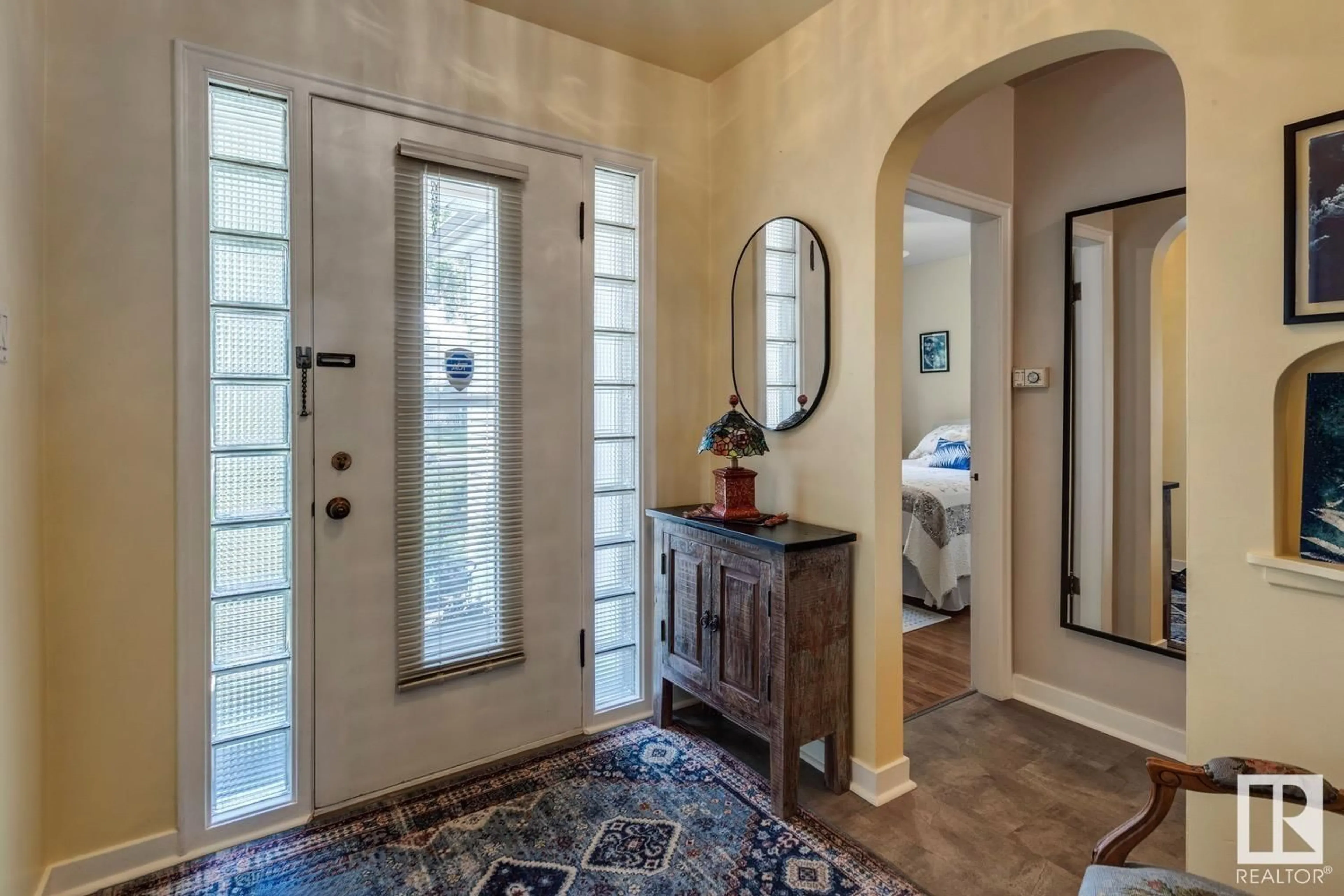 Indoor entryway for NW - 5525 111 AV, Edmonton Alberta T5W0K6