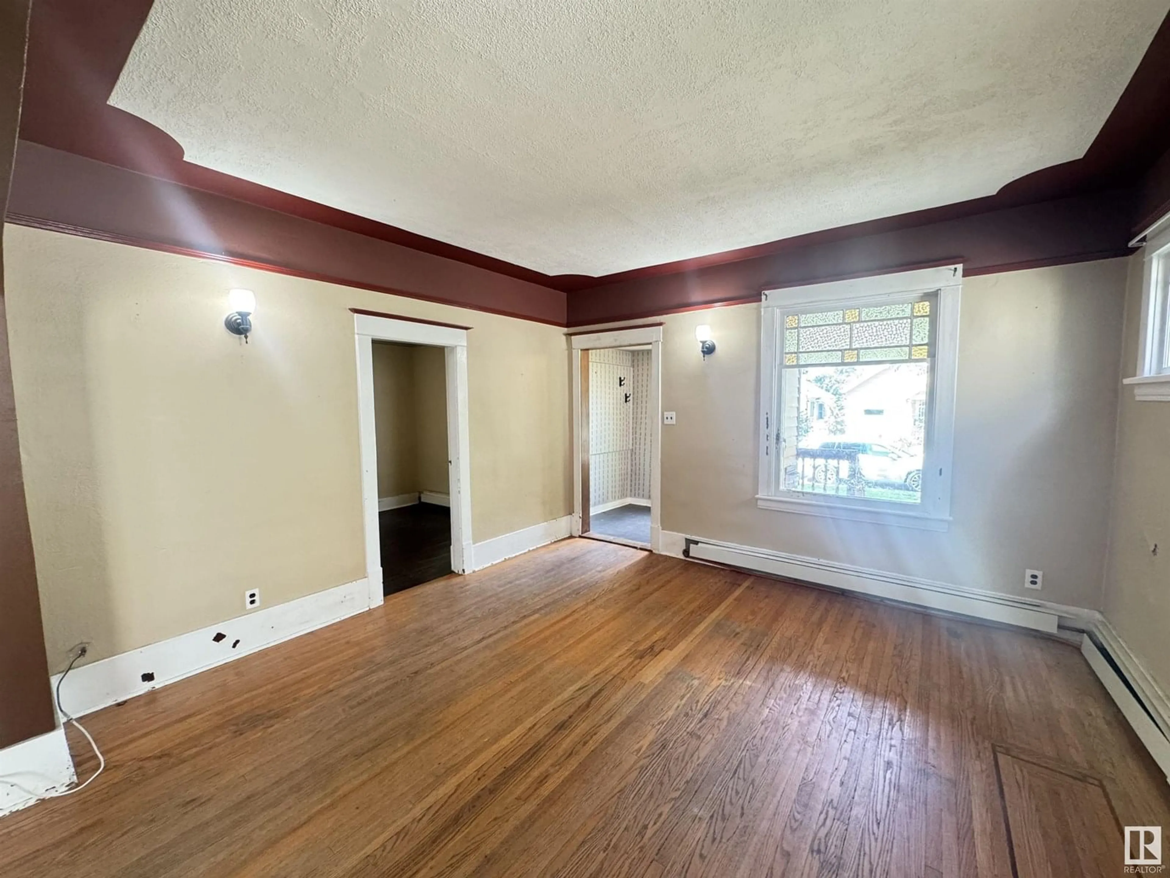 A pic of a room for 10719 74 AV, Edmonton Alberta T6E1G7