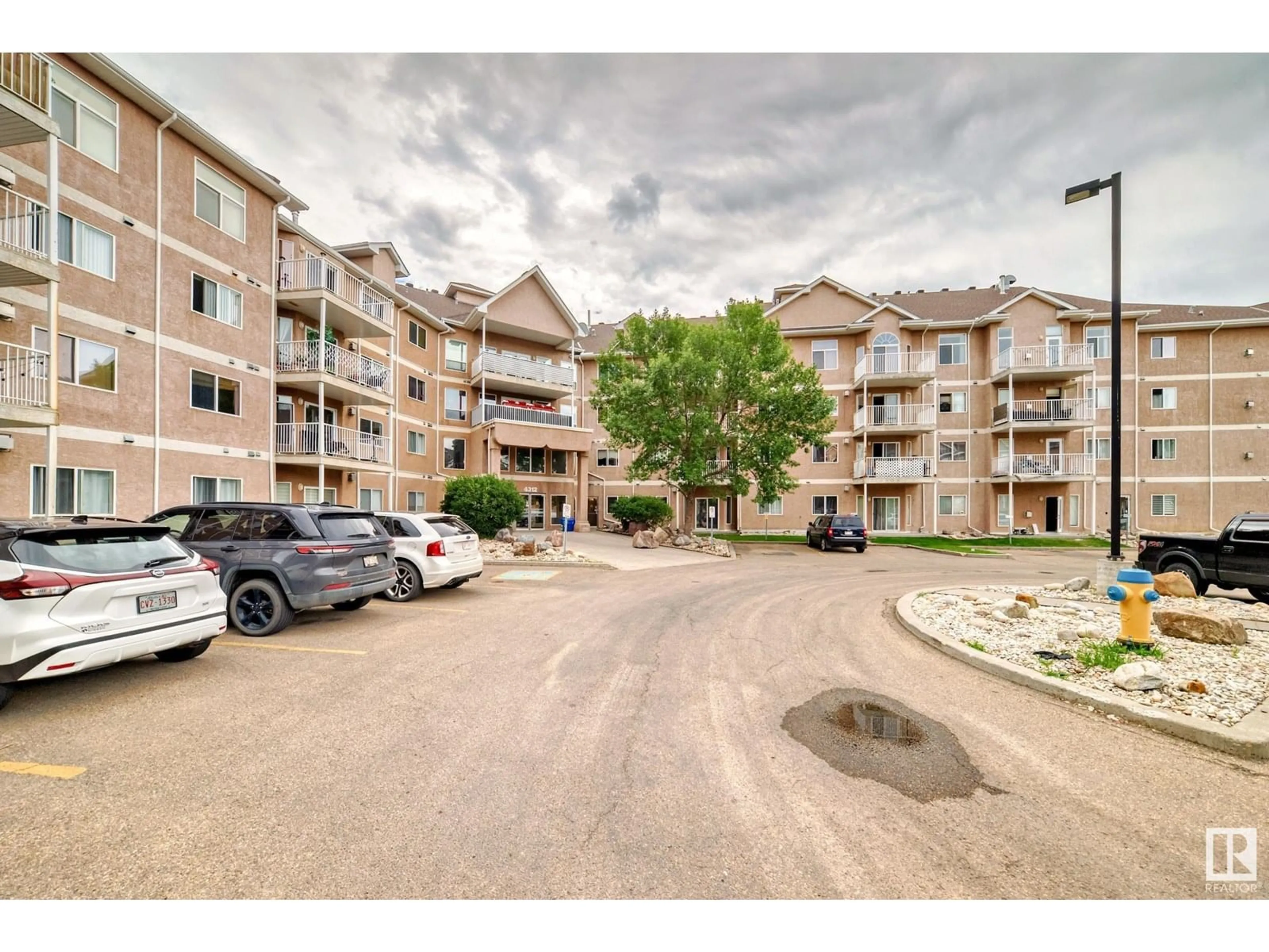 Unknown for #424 - 4312 139 AV, Edmonton Alberta T5Y3J4