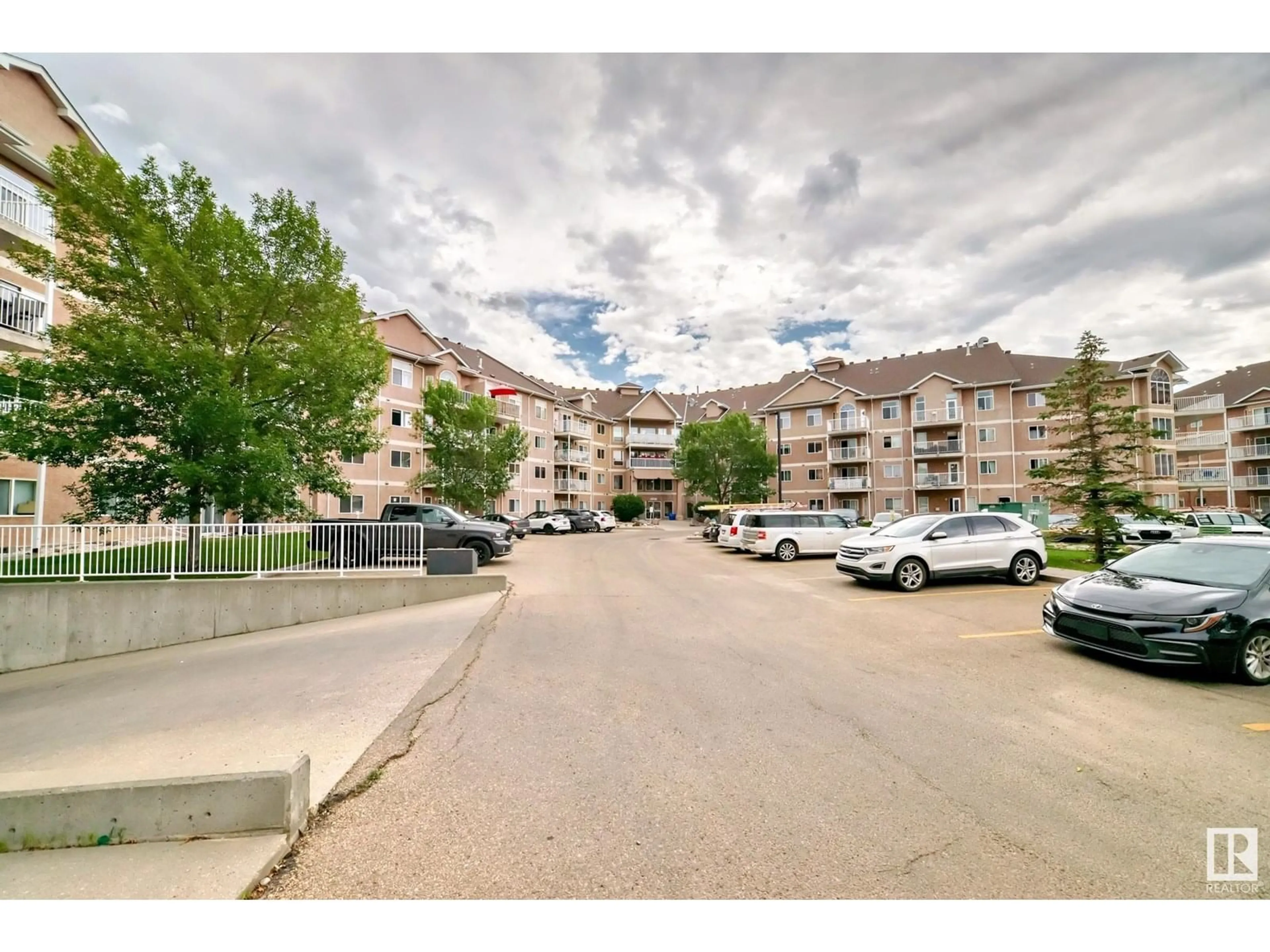 Unknown for #424 - 4312 139 AV, Edmonton Alberta T5Y3J4