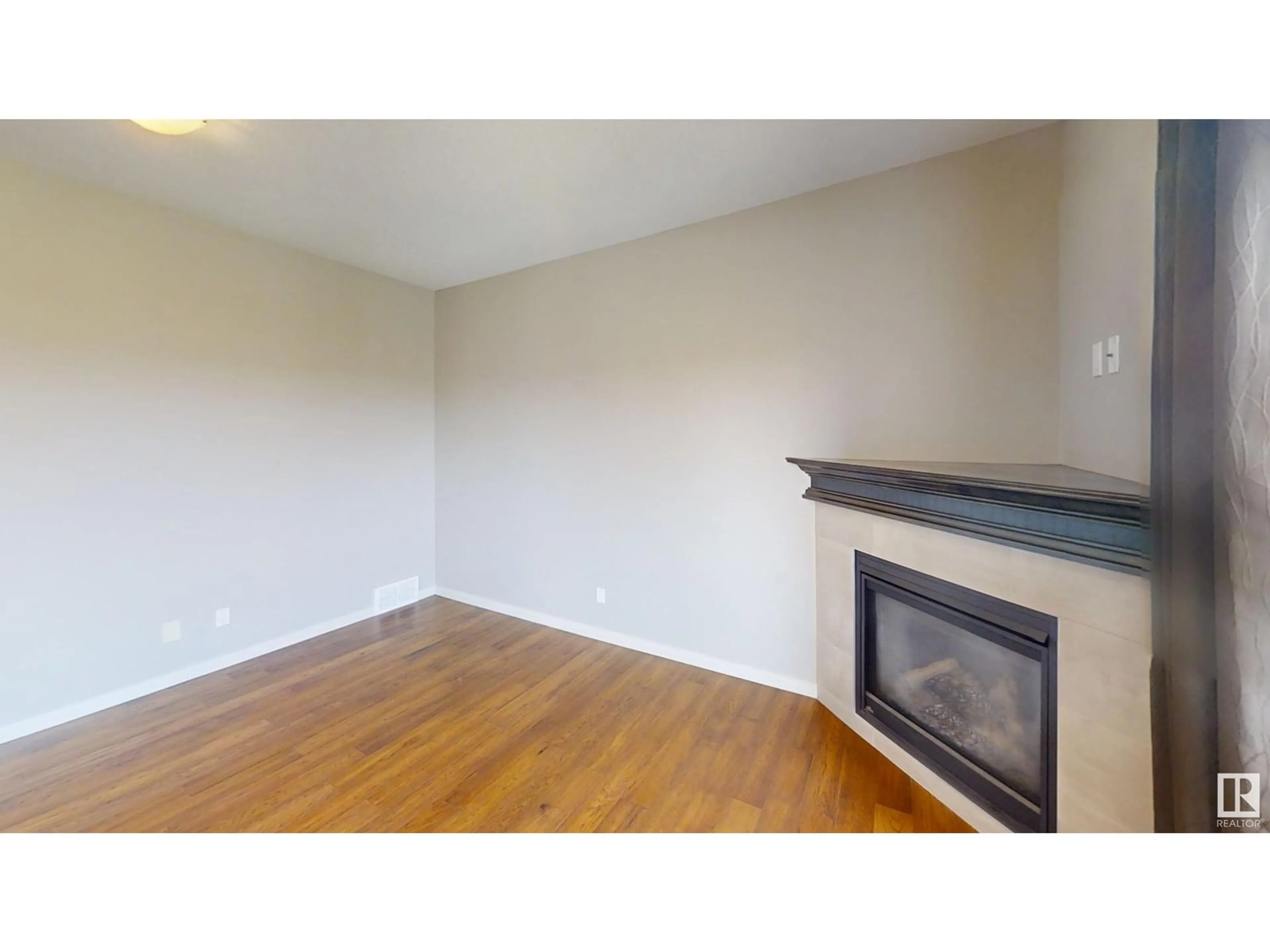 A pic of a room for #34 - 18230 104A ST NW, Edmonton Alberta T5X0G9