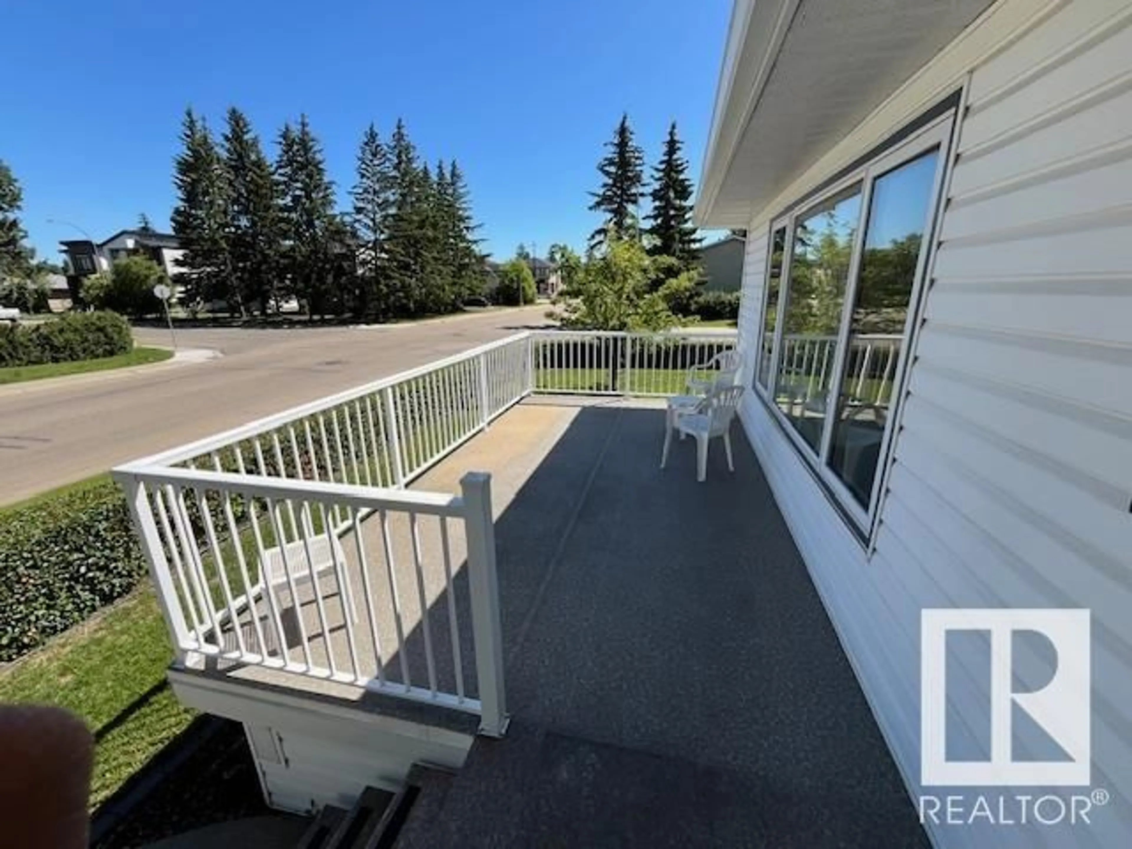 Patio, water/lake/river/ocean view for 15103 92 AV, Edmonton Alberta T5R5B7