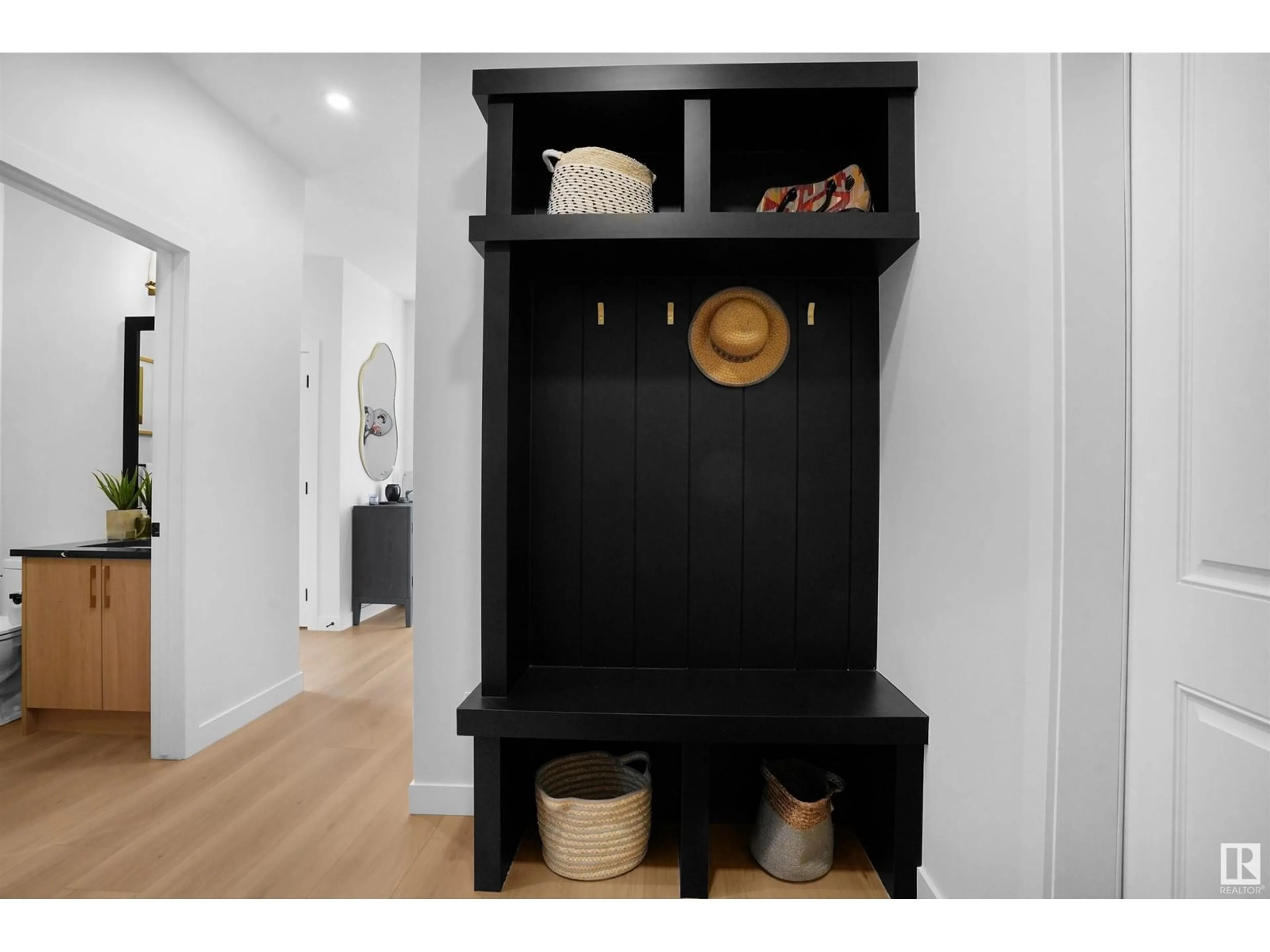 Indoor entryway for SW - 3290 CHERNOWSKI WAY, Edmonton Alberta T6W5H2
