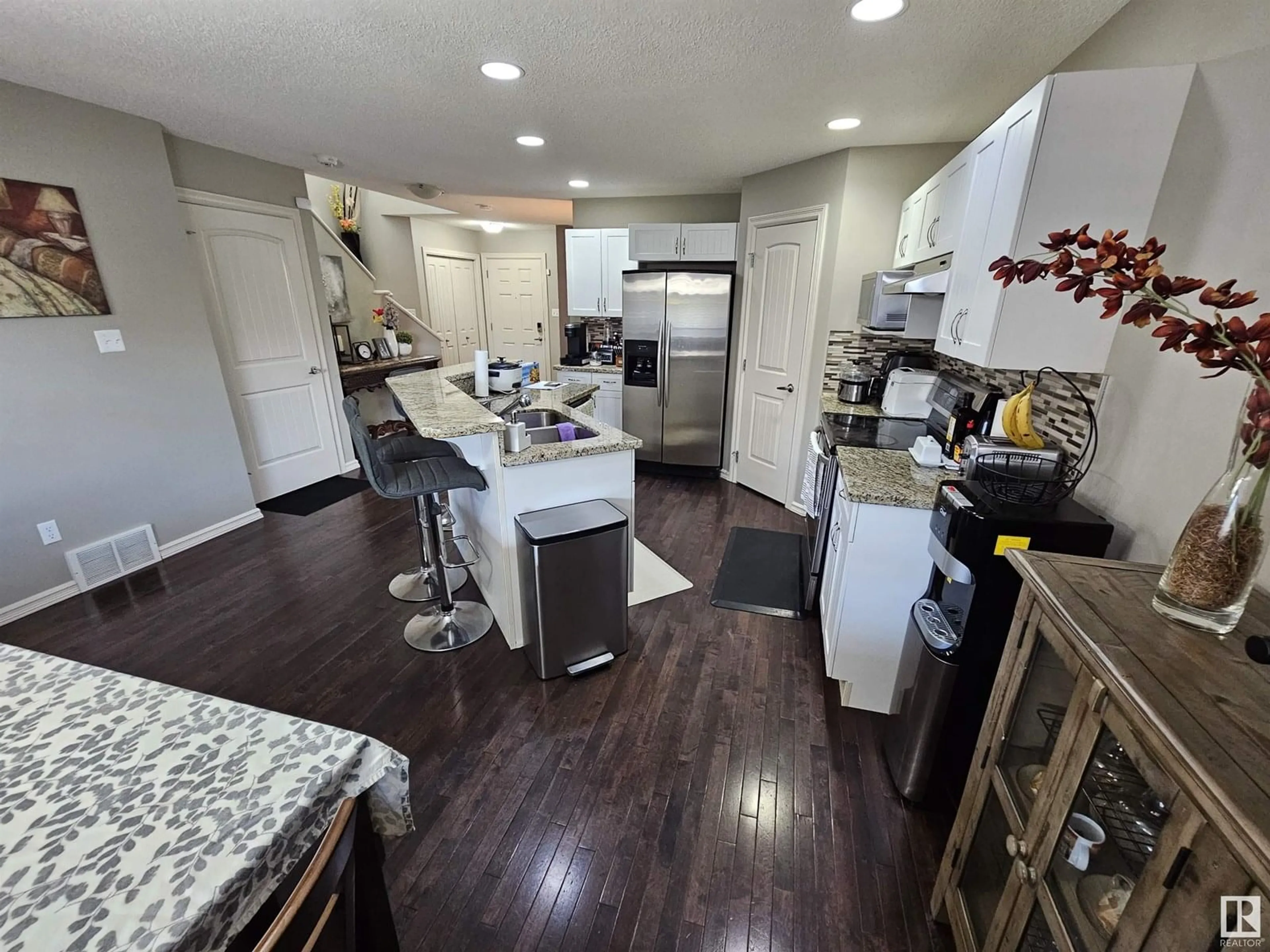 Open concept kitchen, unknown for 1123 36 AV, Edmonton Alberta T6T0E9