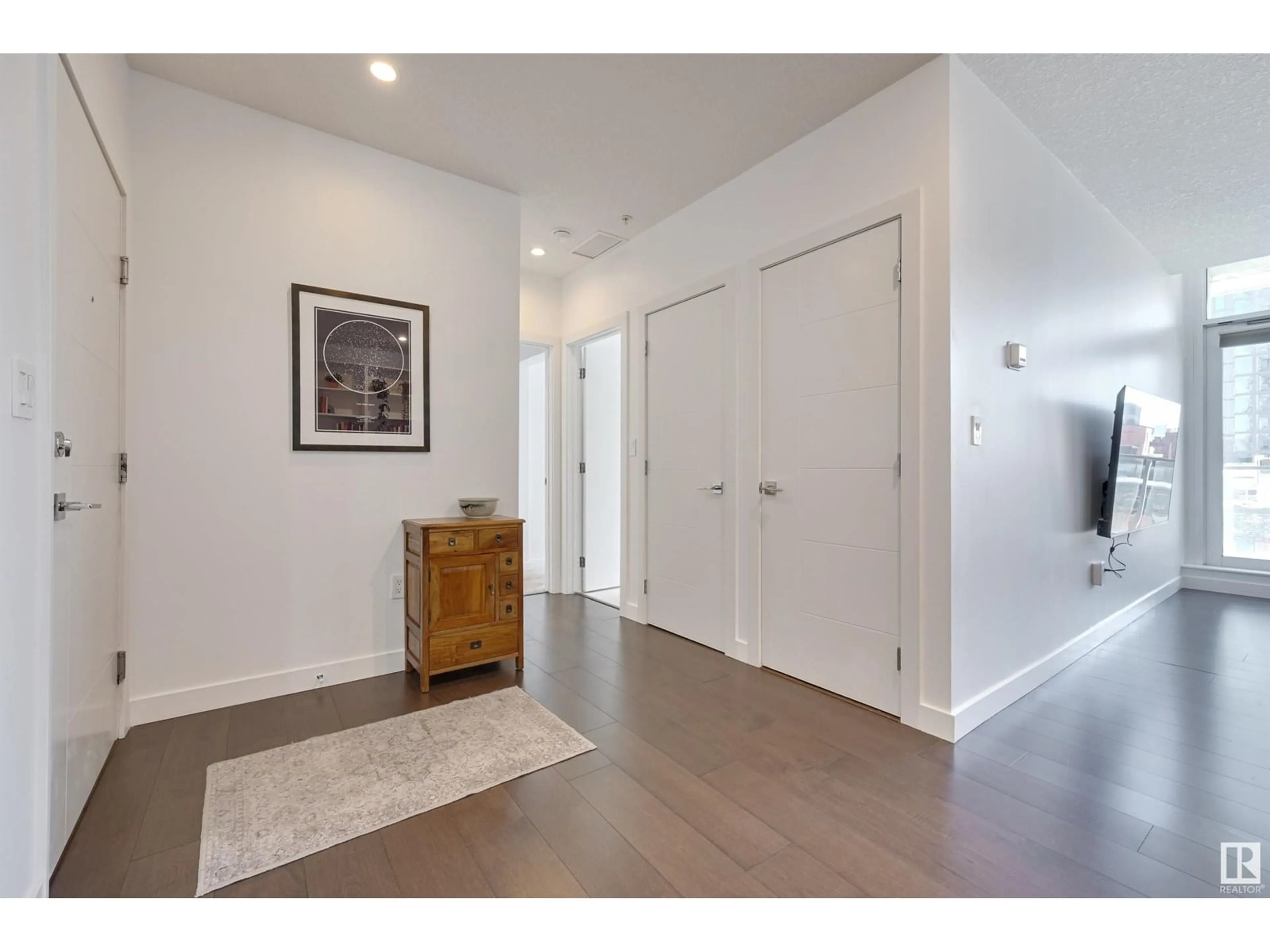 Indoor entryway for 610 10238 103 ST NW, Edmonton Alberta T5J0G6