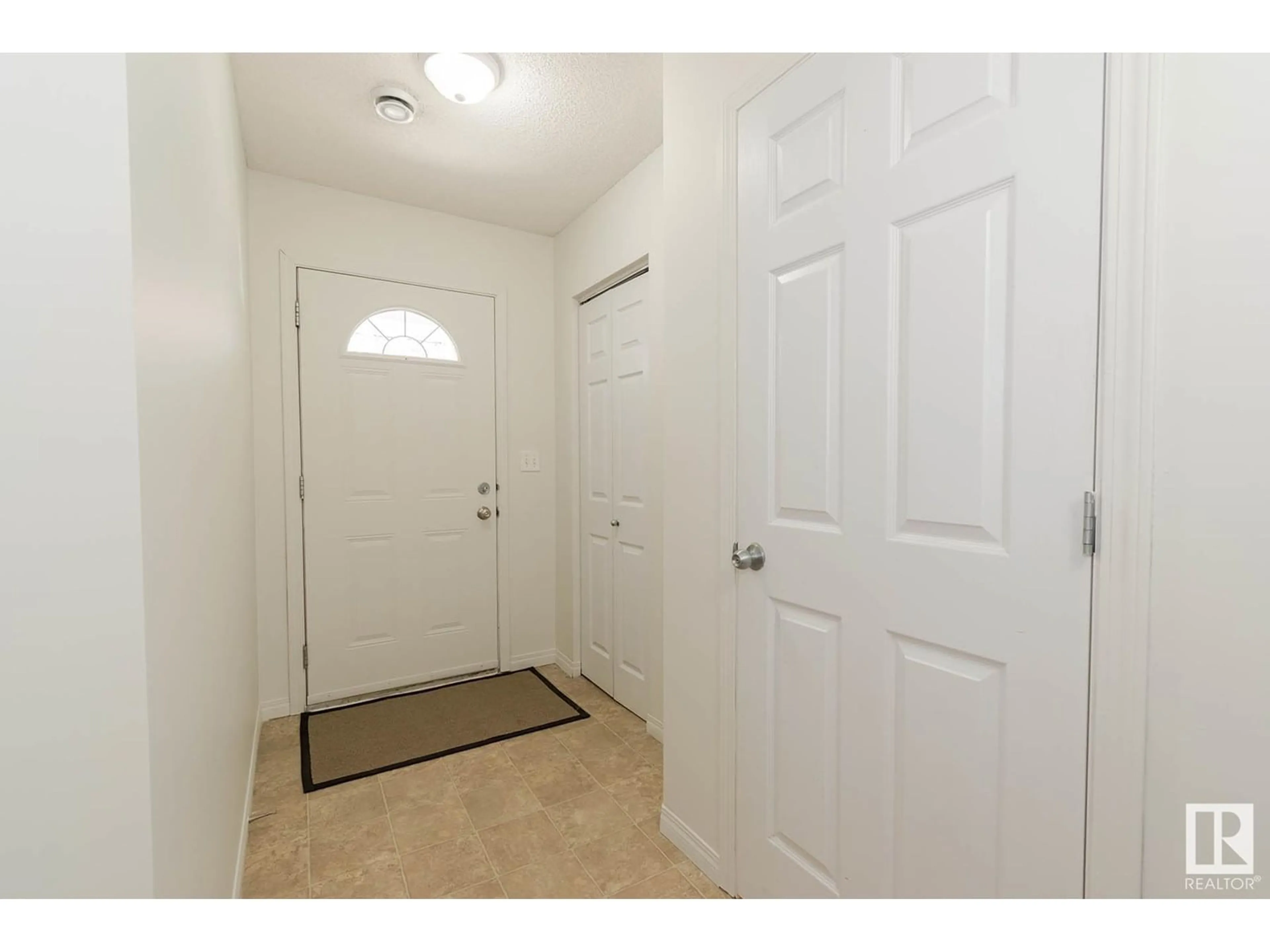 Indoor entryway for #104 - 166 BRIDGEPORT BV, Leduc Alberta T9E0J8