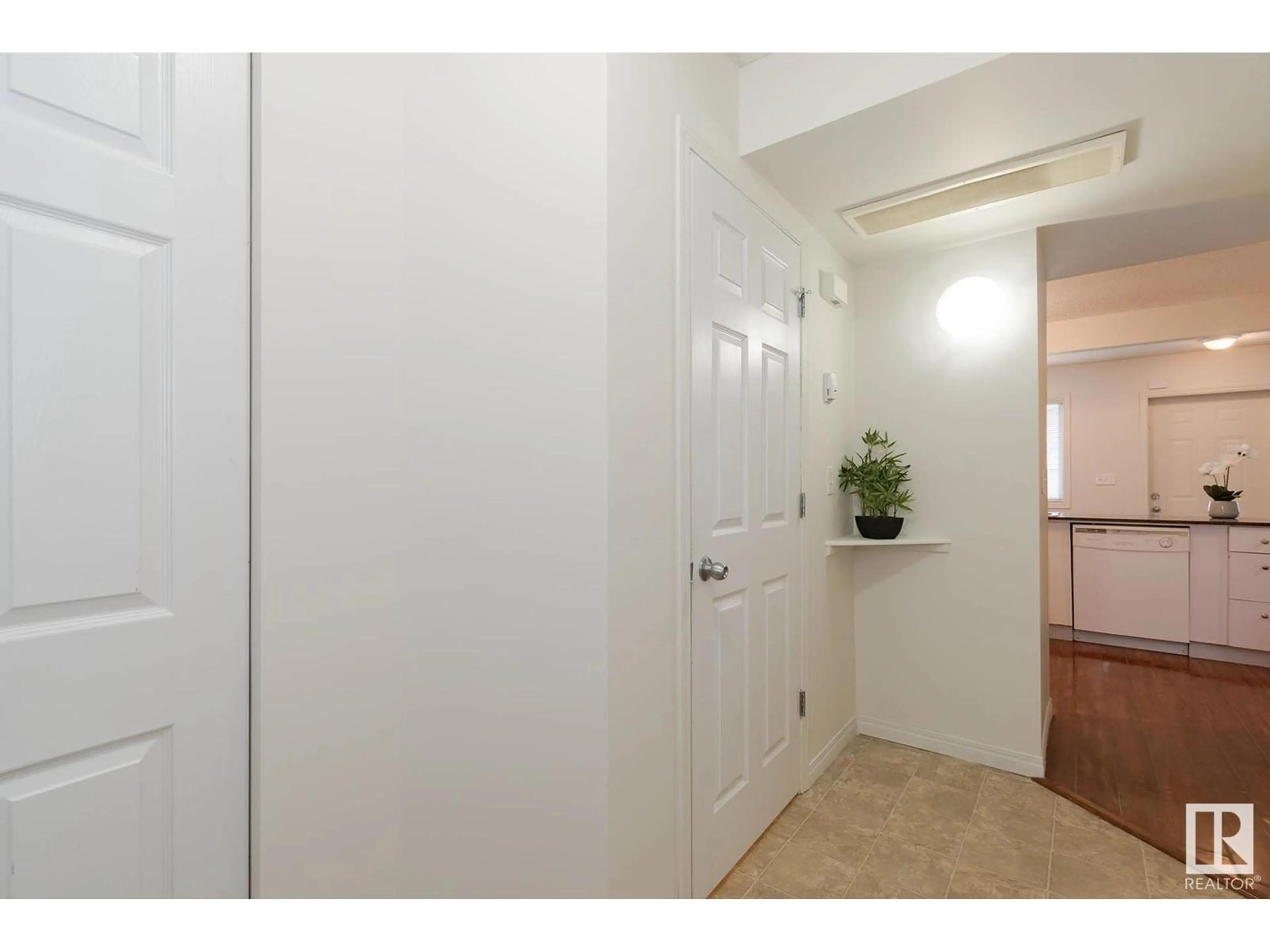 Indoor entryway for #104 - 166 BRIDGEPORT BV, Leduc Alberta T9E0J8