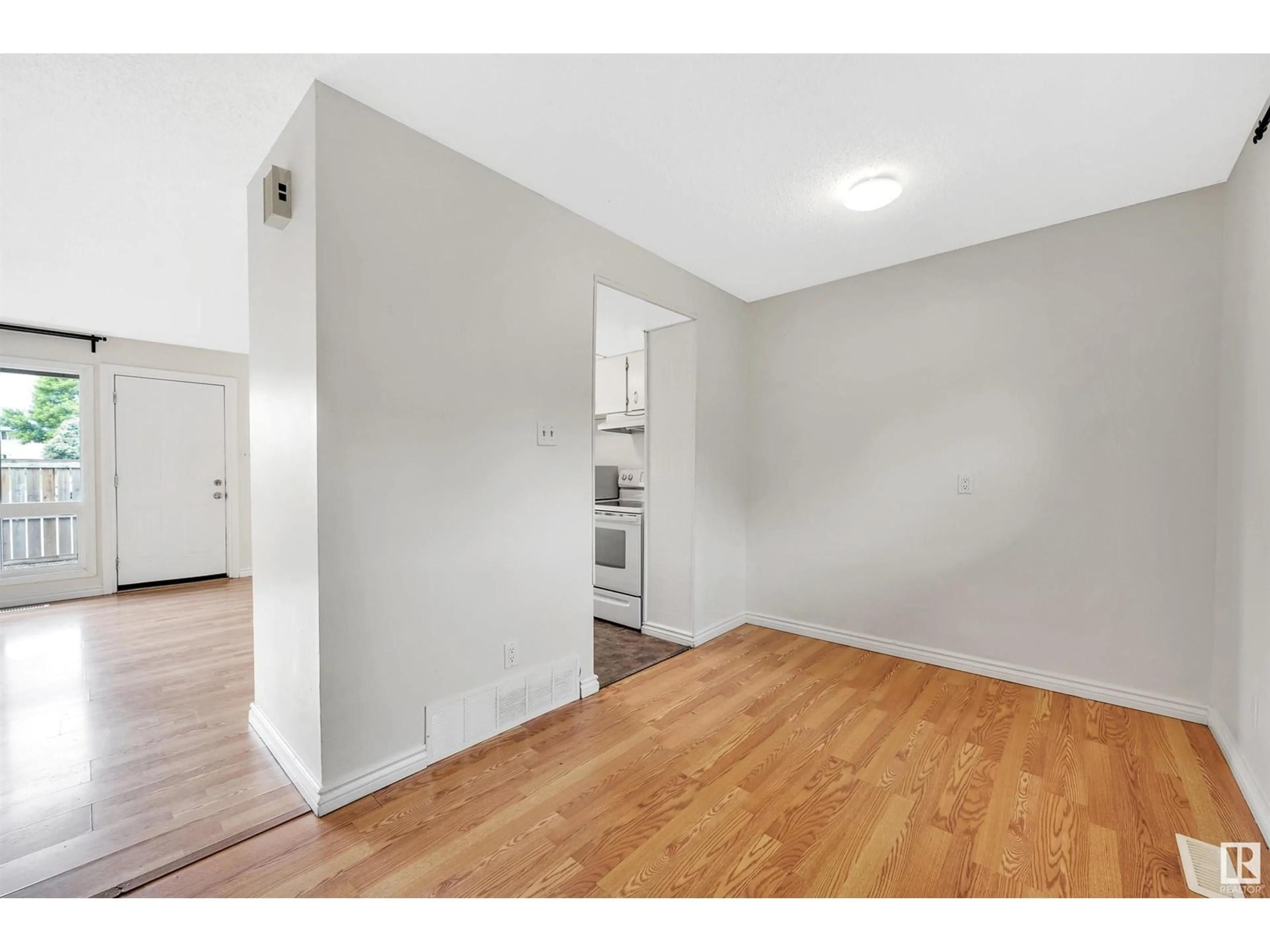 A pic of a room for 528 ABBOTTSFIELD RD, Edmonton Alberta T5W4R3