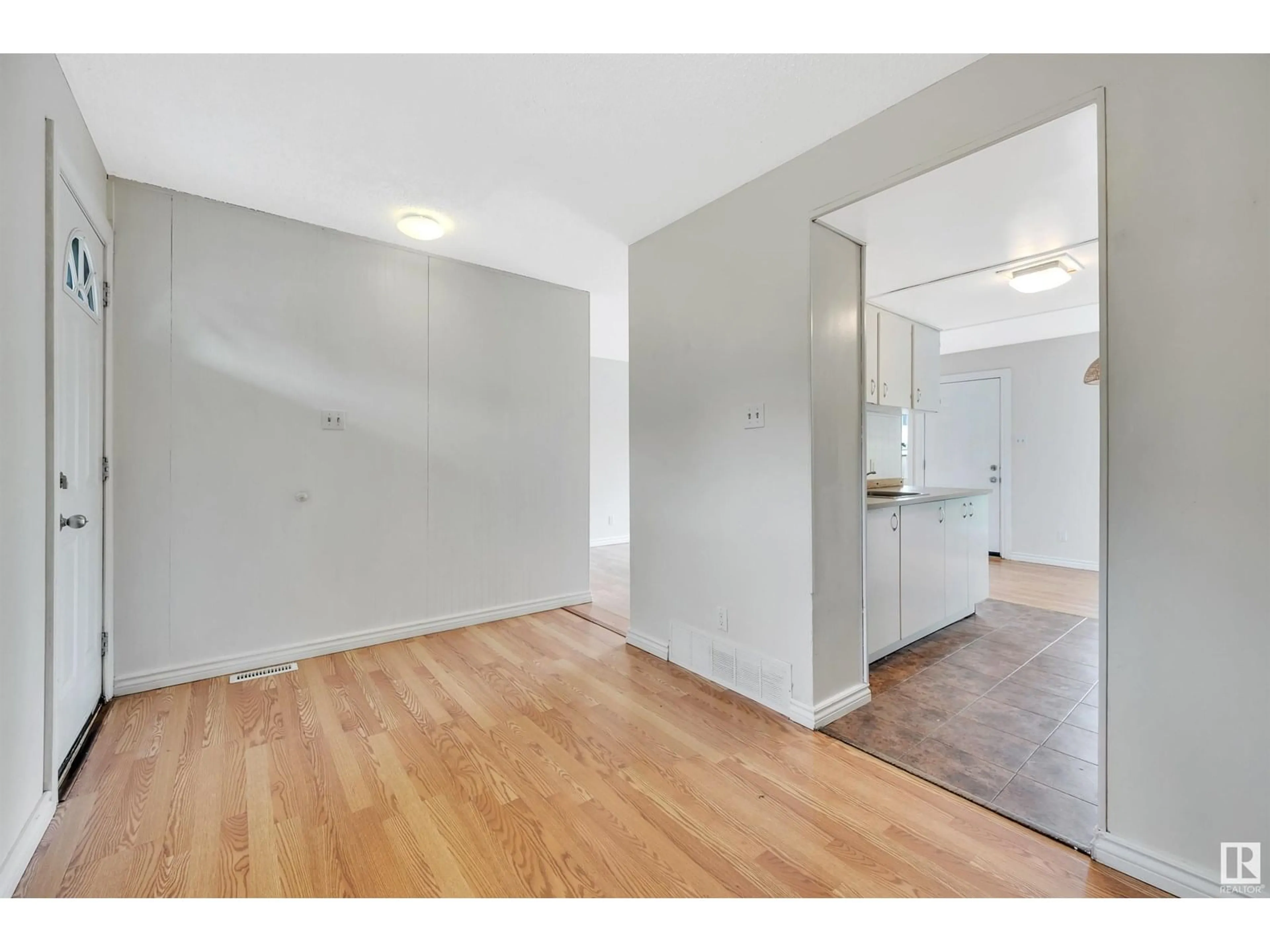 A pic of a room for 528 ABBOTTSFIELD RD, Edmonton Alberta T5W4R3