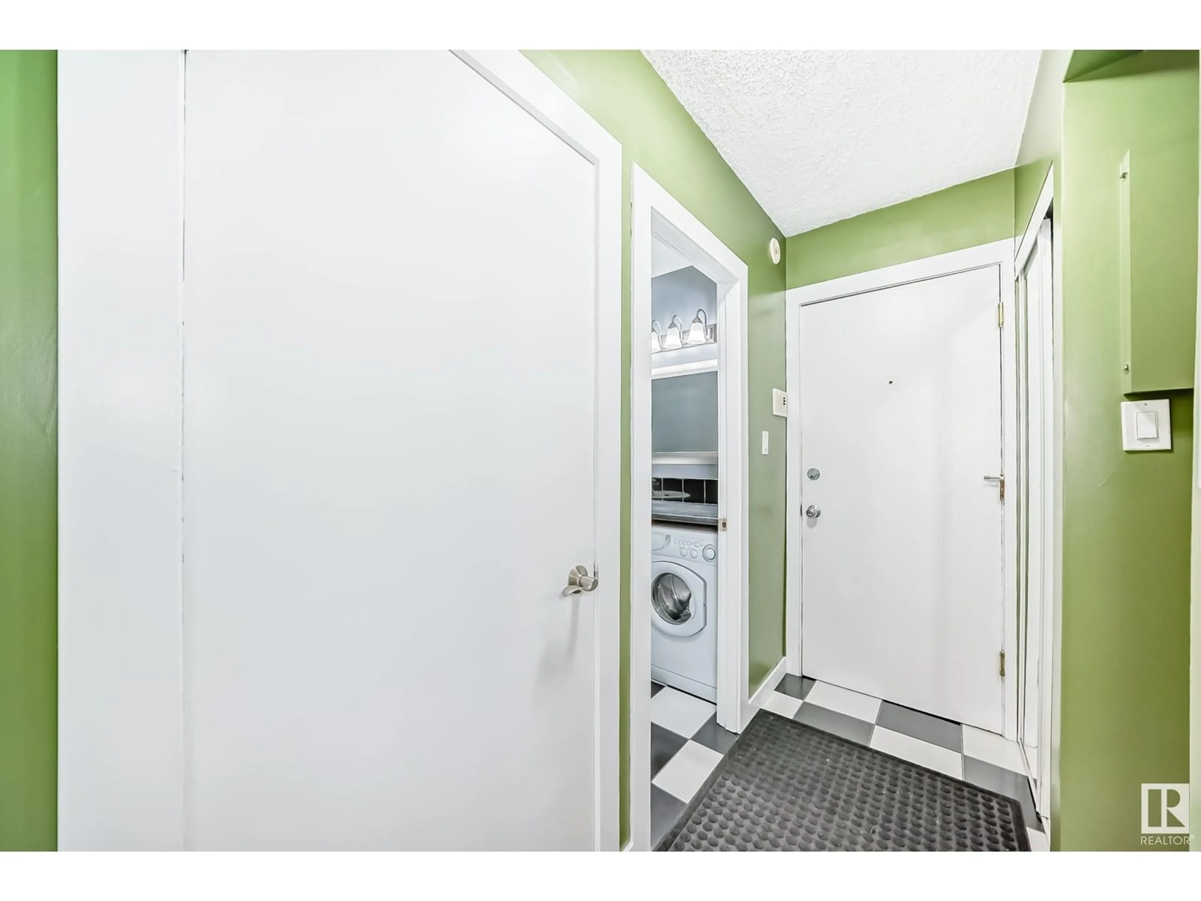 Unknown for #31 - 10230 122 ST, Edmonton Alberta T5N1L9