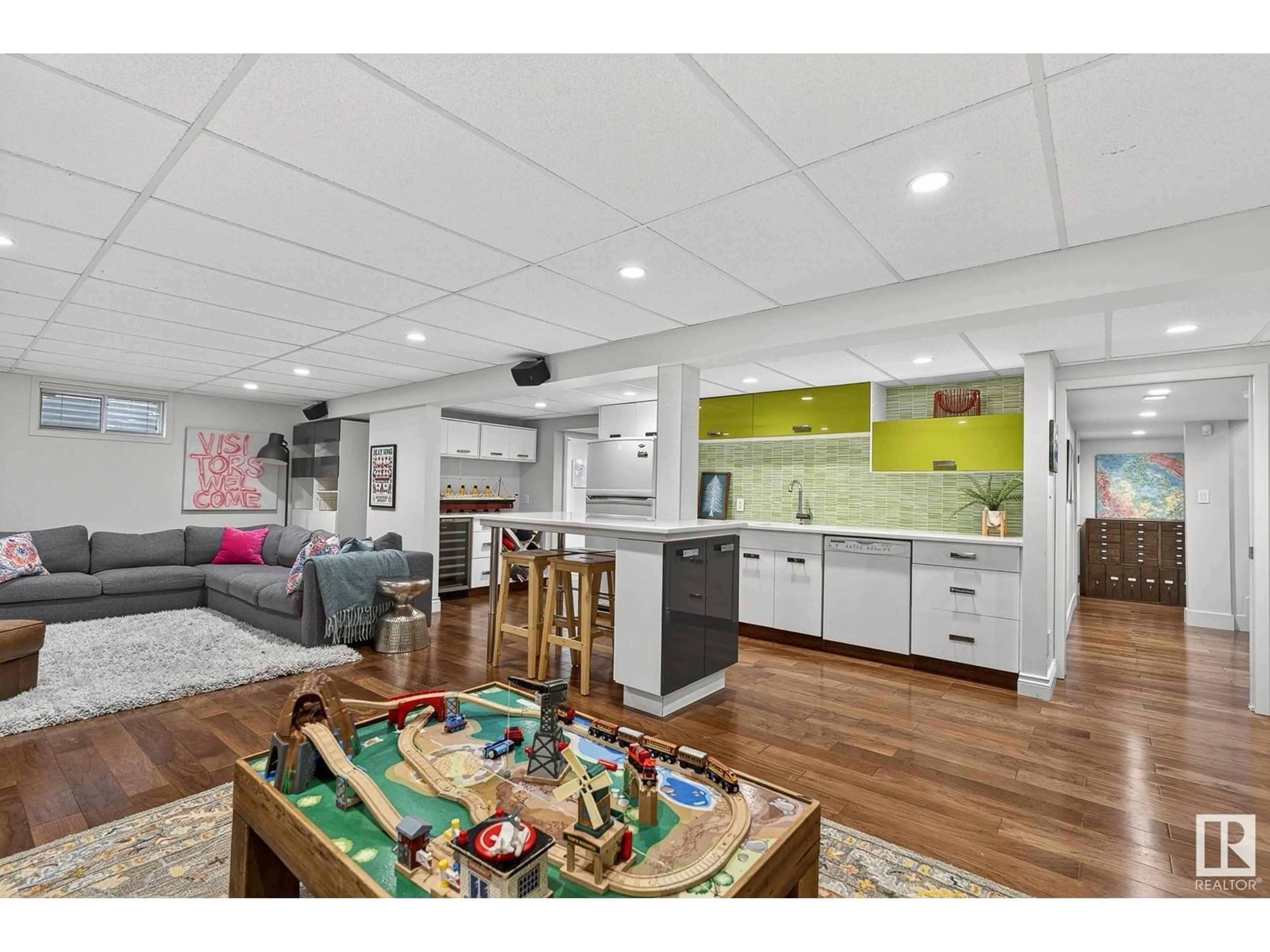Open concept kitchen, unknown for 251 WAKINA DR, Edmonton Alberta T5T2X6