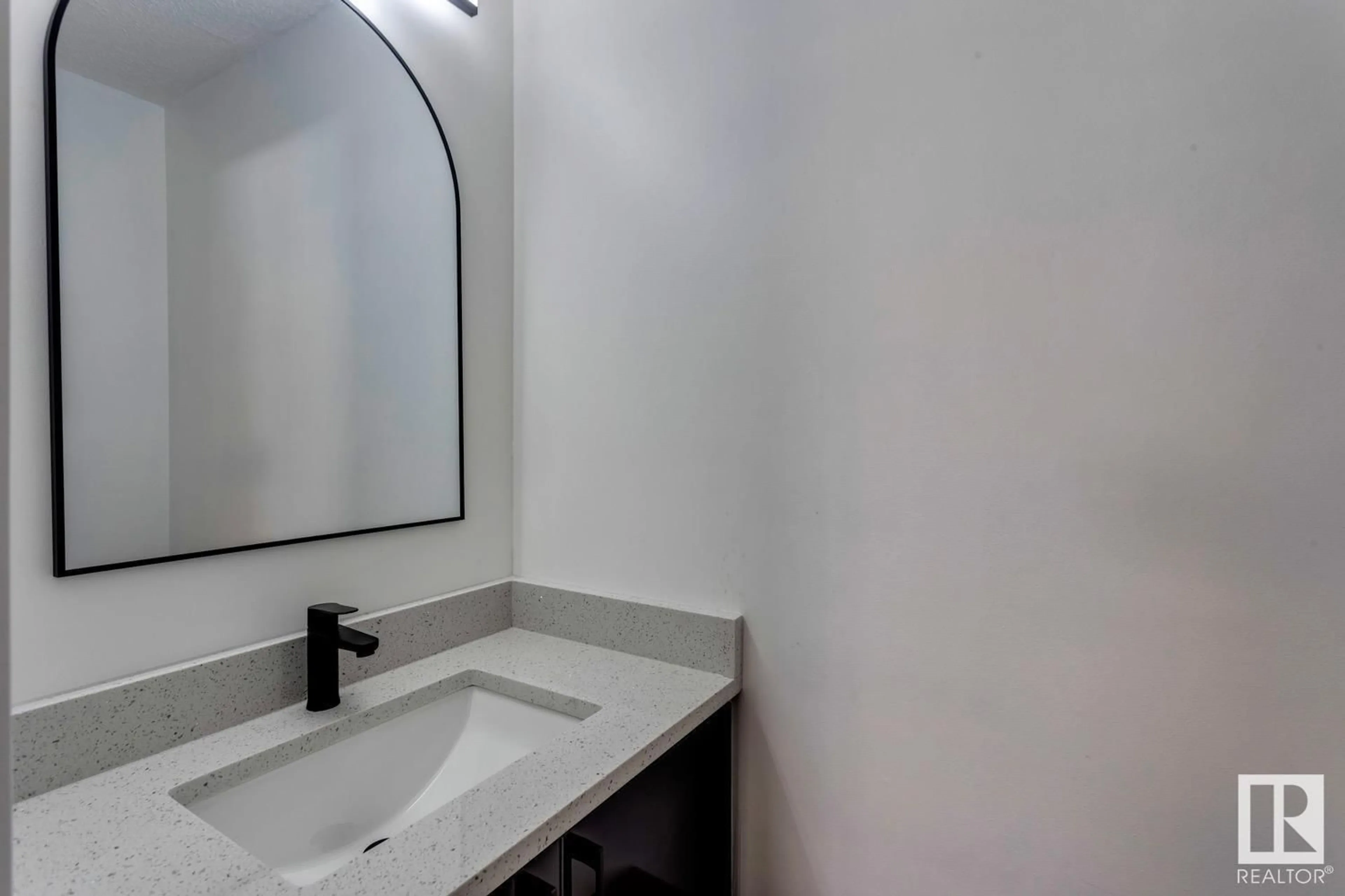 Standard bathroom, unknown for 12D TWIN TC, Edmonton Alberta T6V1V4