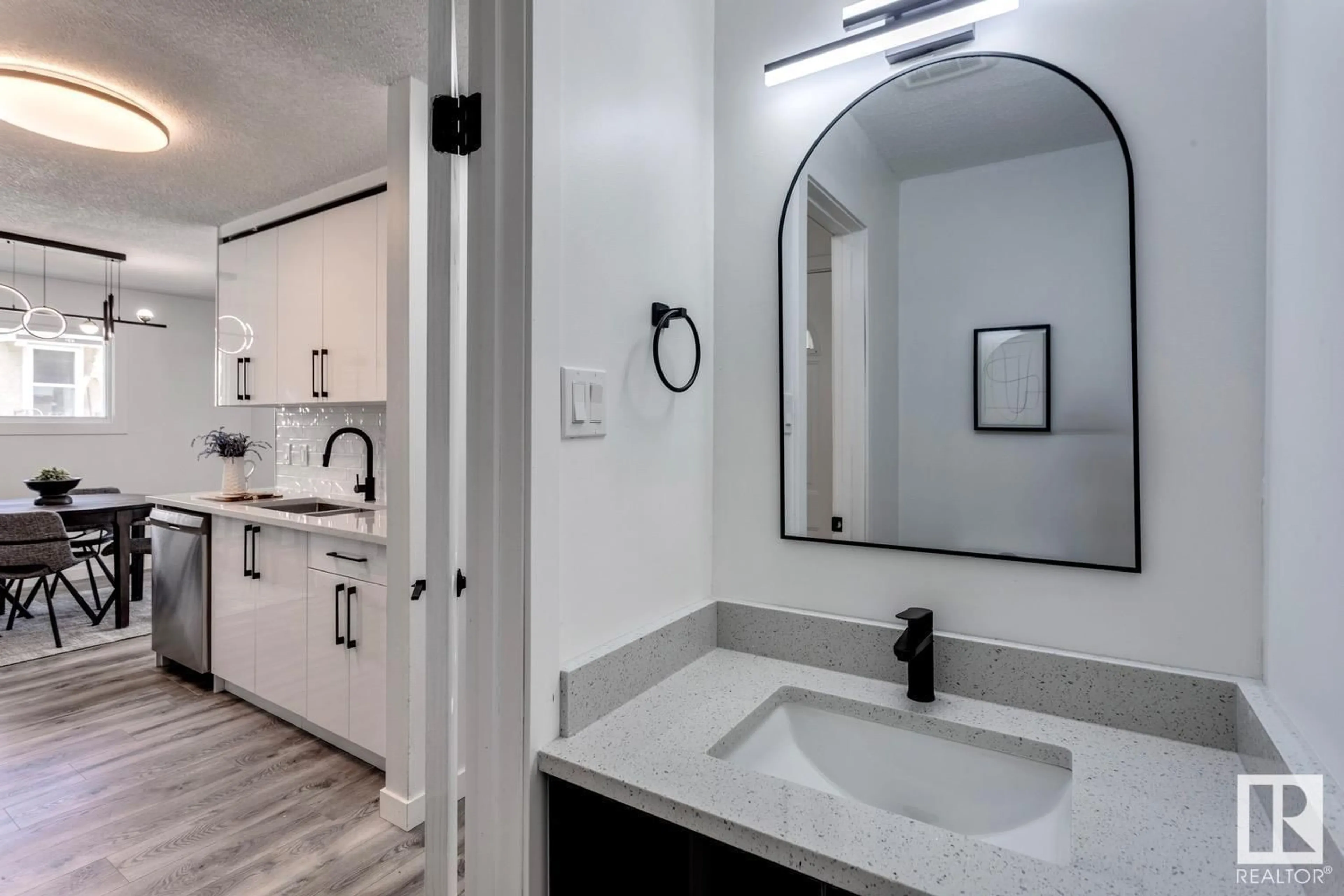 Standard bathroom, ceramic/tile floor for 12D TWIN TC, Edmonton Alberta T6V1V4