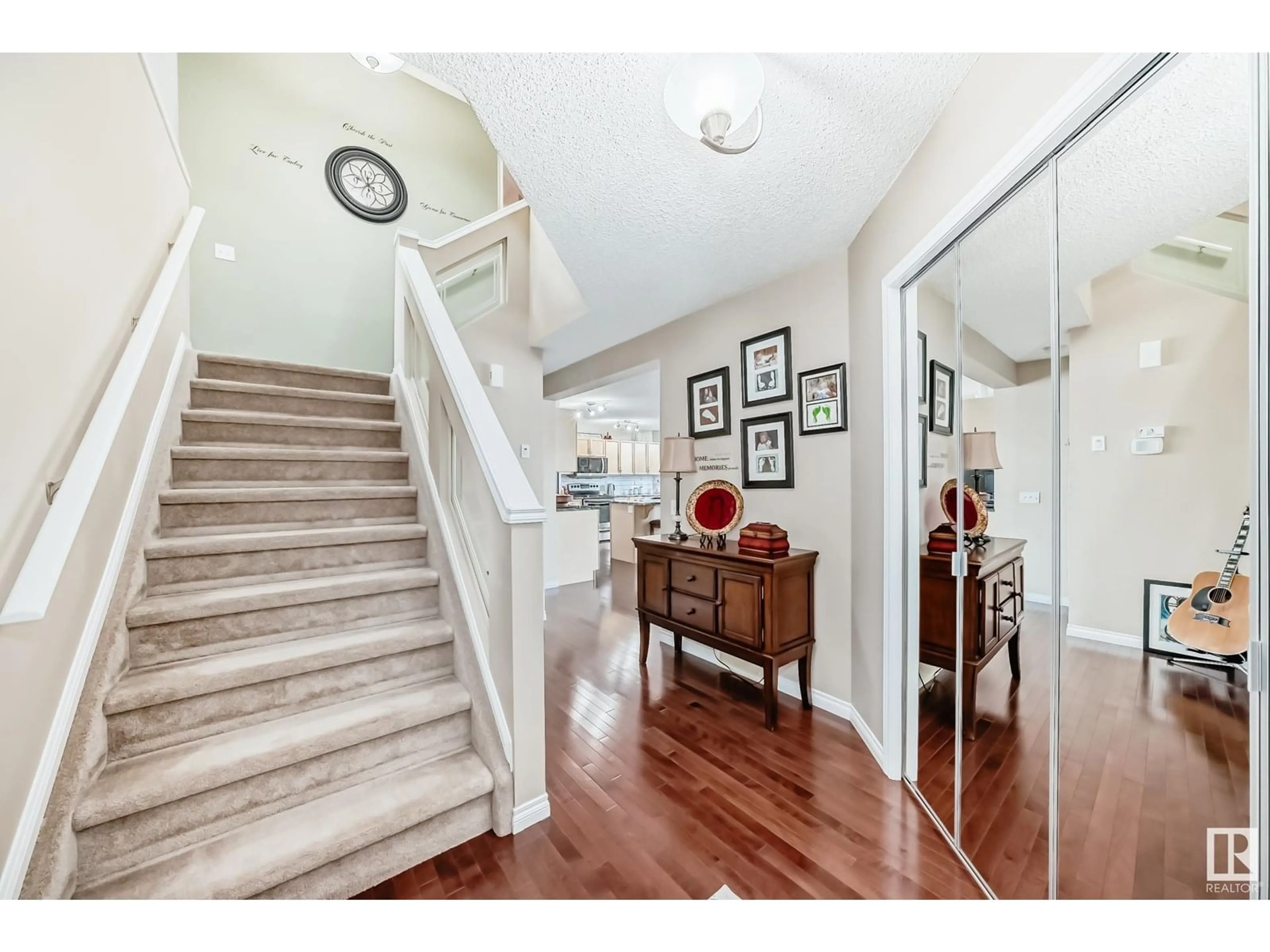 Indoor entryway for 603 FOXTAIL LN, Sherwood Park Alberta T8A3C2