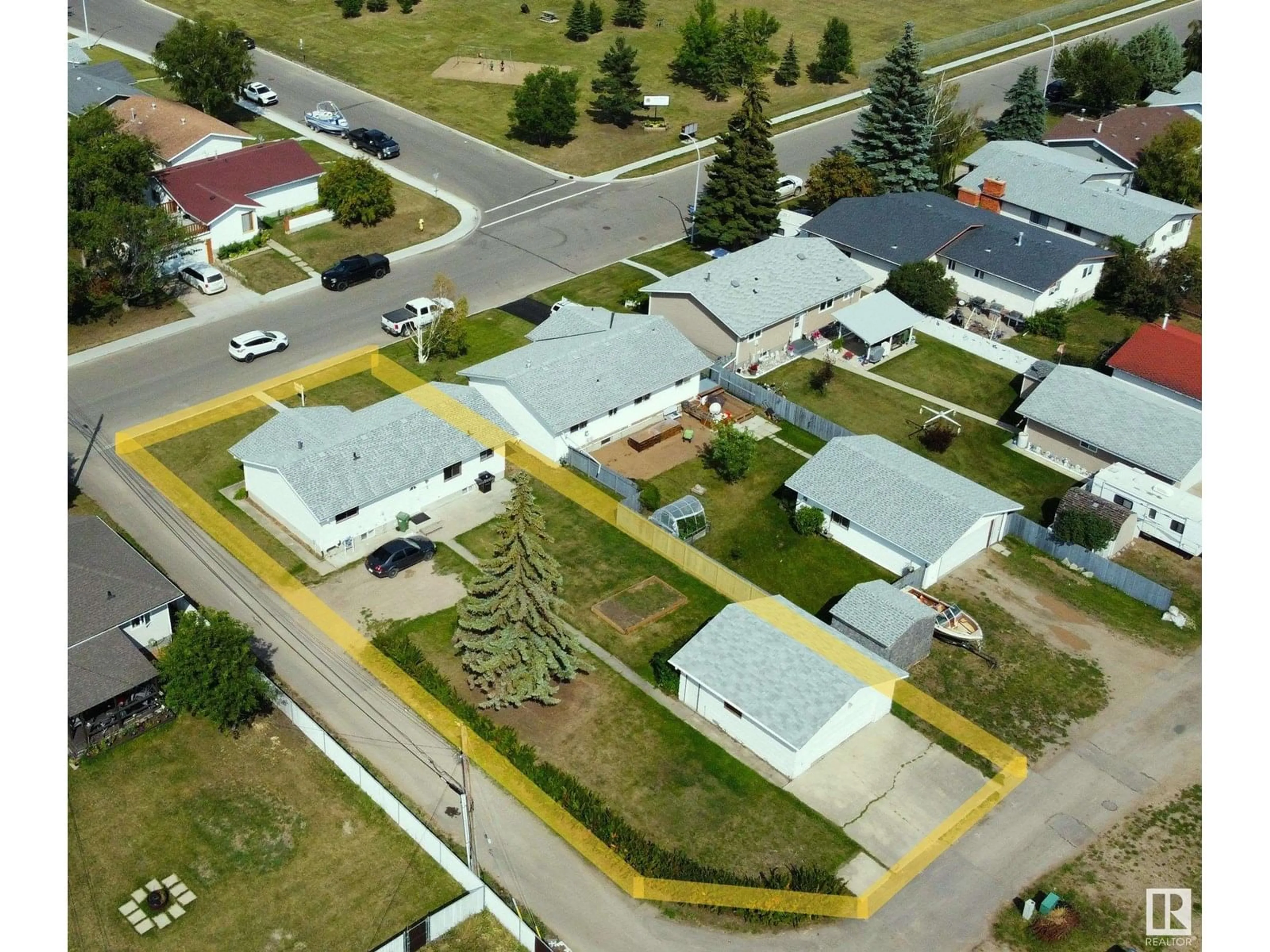 A pic from outside/outdoor area/front of a property/back of a property/a pic from drone, street for 4406 47 AVE, Bonnyville Town Alberta T9N1H3