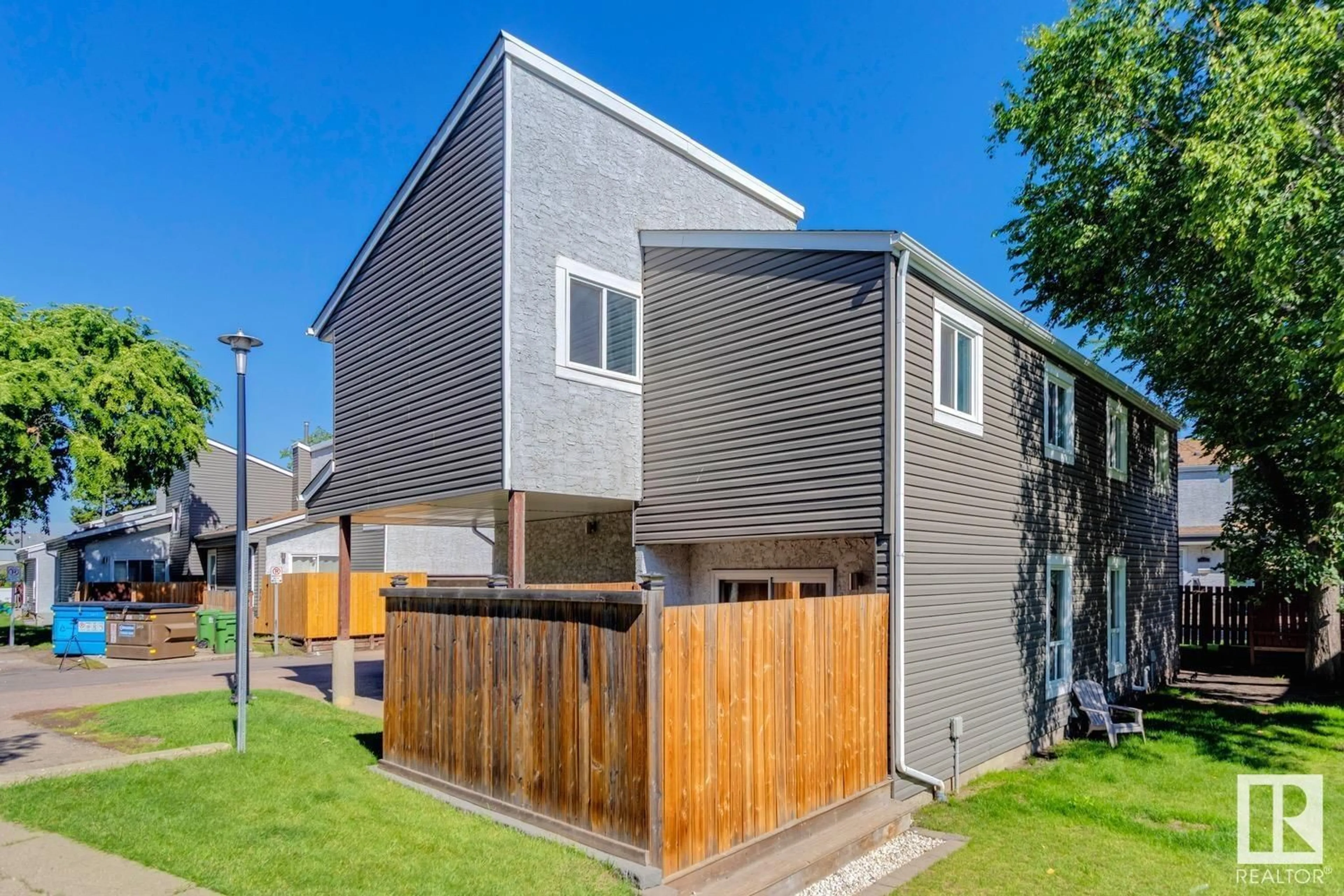 Home with vinyl exterior material, street for 5620 19A AV, Edmonton Alberta T6L2B9