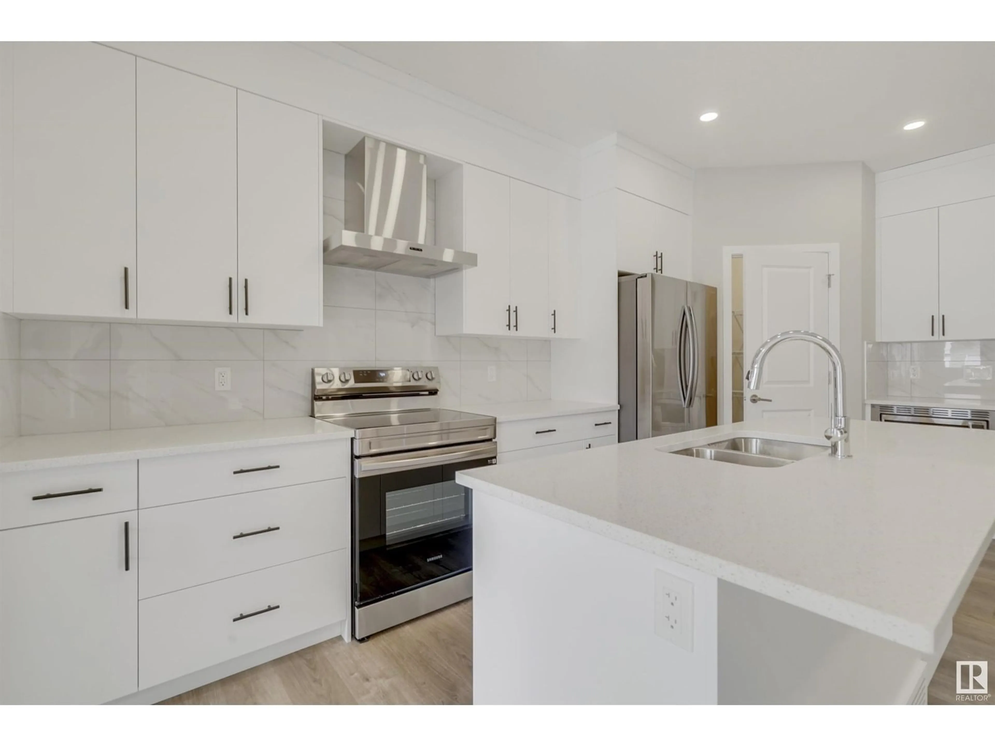 Open concept kitchen, ceramic/tile floor for 474 EDGEMONT DR, Edmonton Alberta T6M1J8