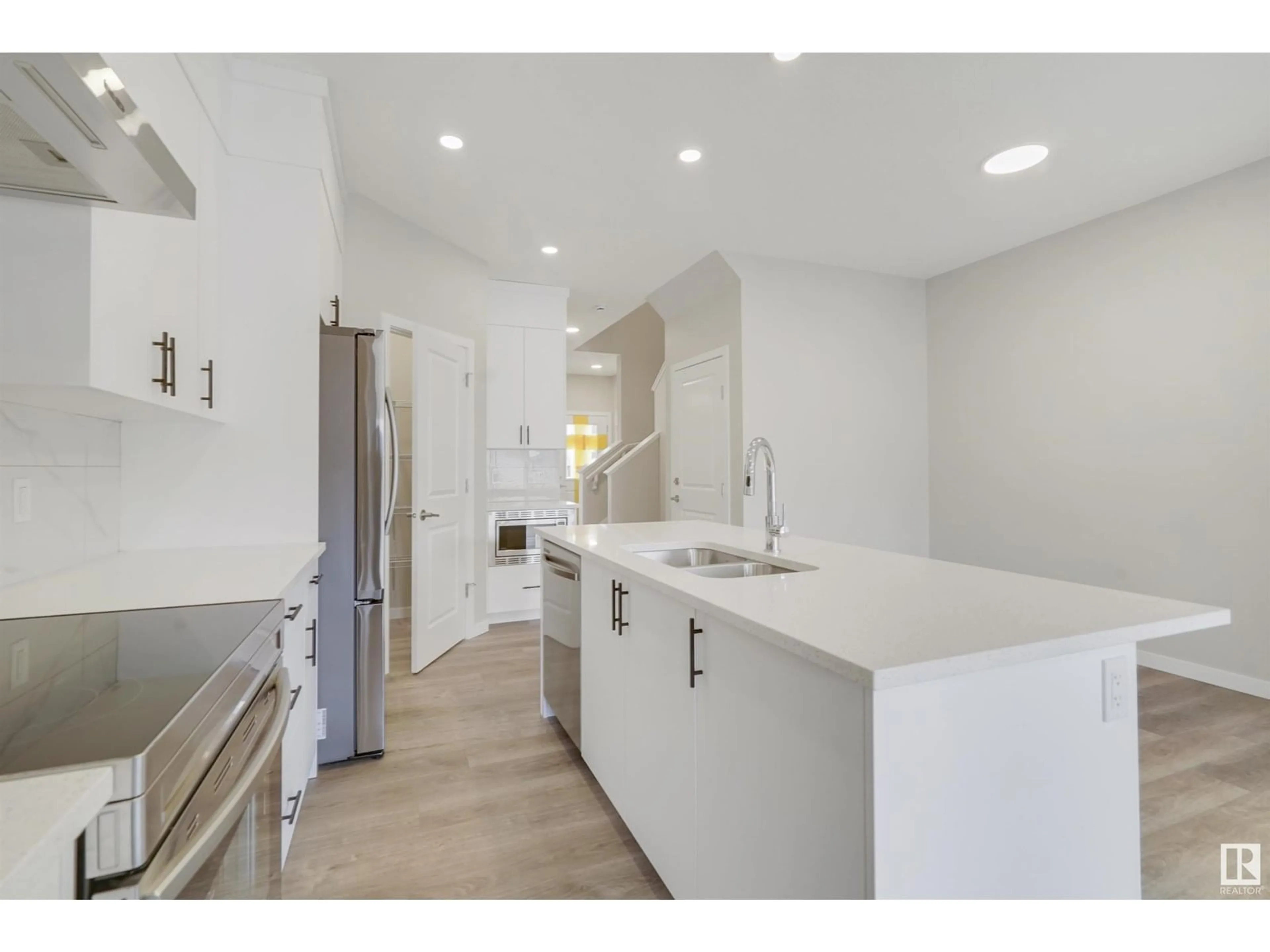 Open concept kitchen, ceramic/tile floor for 474 EDGEMONT DR, Edmonton Alberta T6M1J8