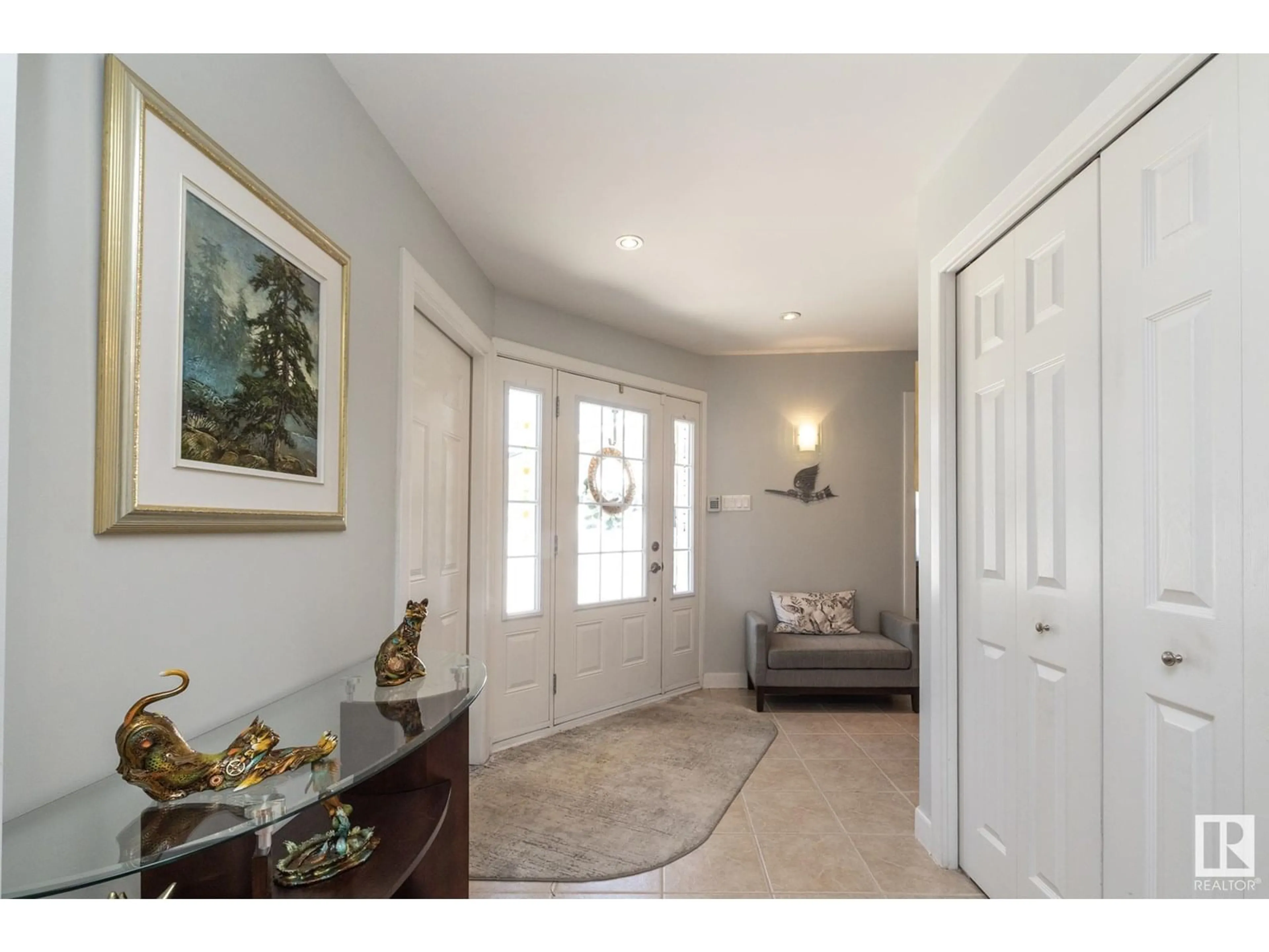 Indoor entryway for 157 LAURIER DR, Edmonton Alberta T5R2P9