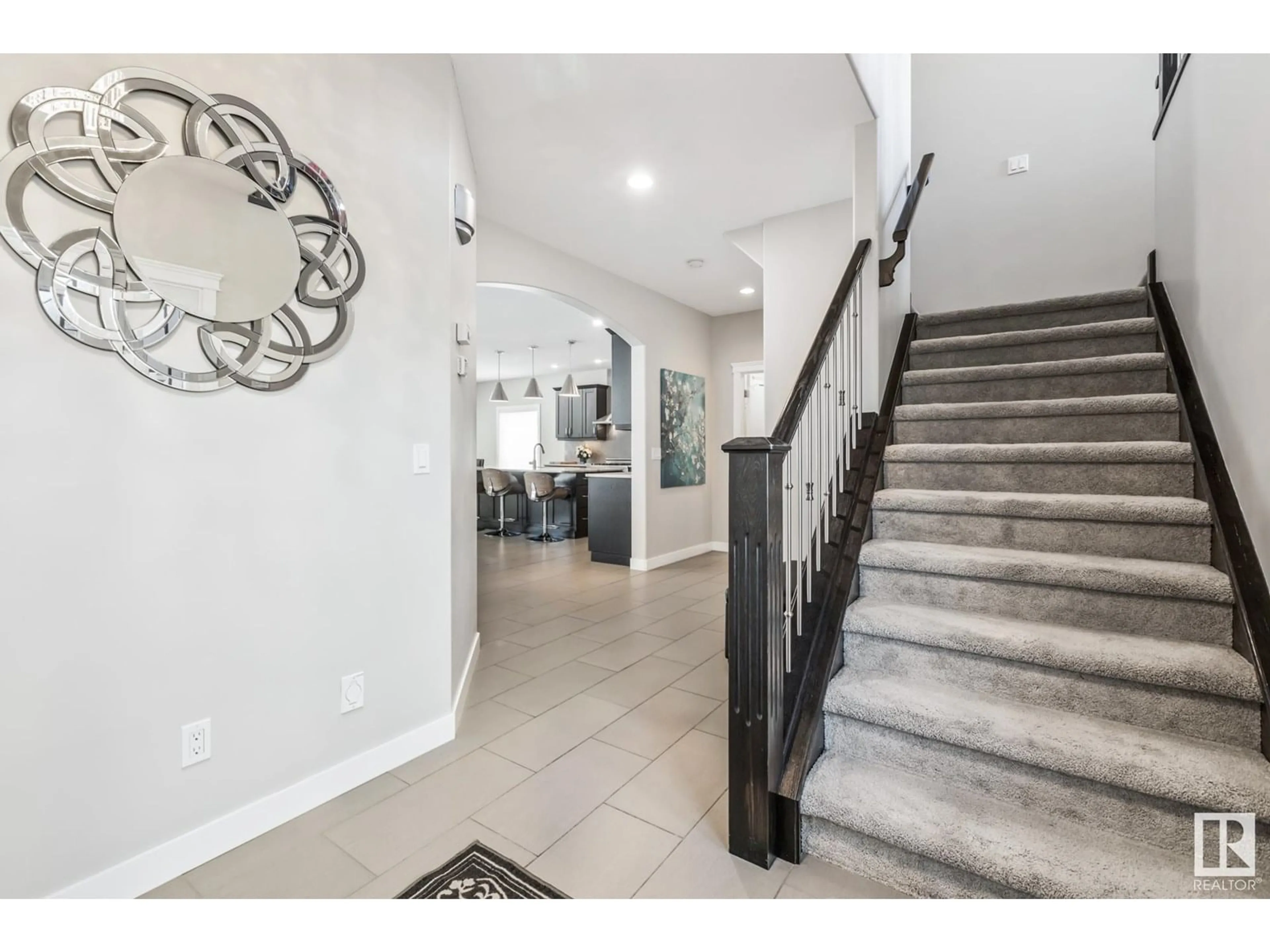 Indoor foyer for 81 NADINE WY, St. Albert Alberta T8N1C6