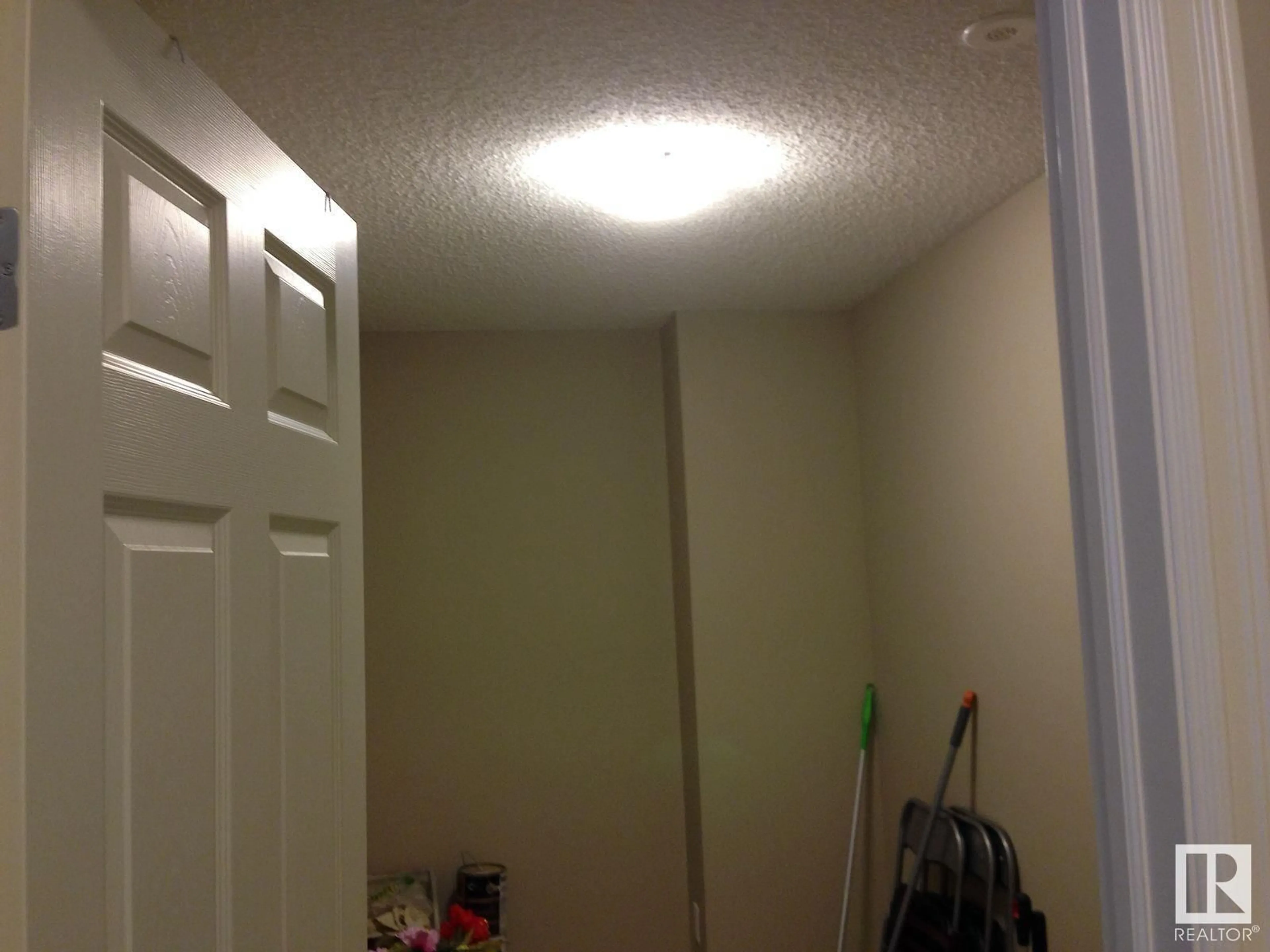 A pic of a room for #96 - 2003 RABBIT HILL RD, Edmonton Alberta T6R0R7