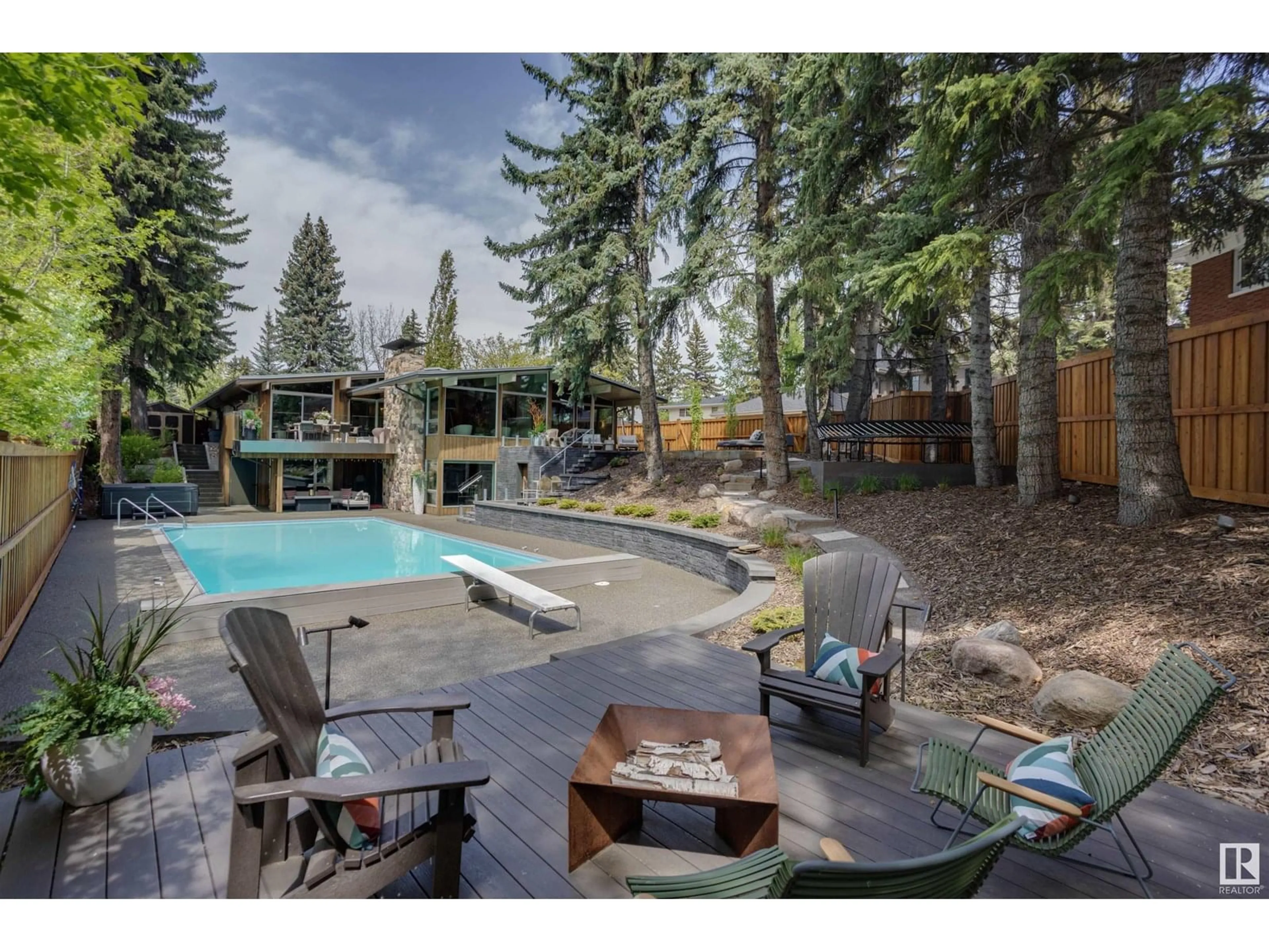 Patio, unknown for 3 VALLEYVIEW CR, Edmonton Alberta T5R5S5