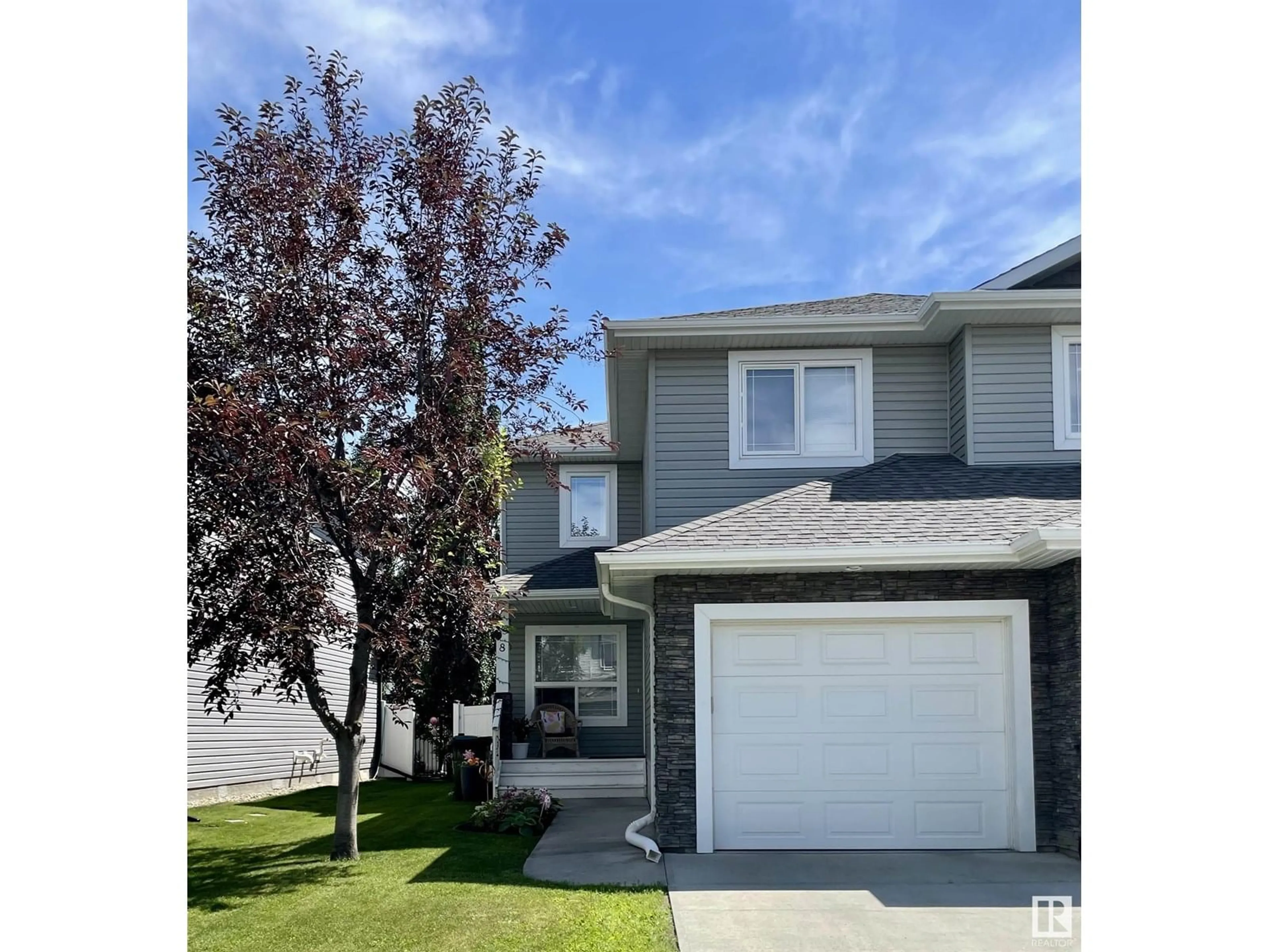 Home with vinyl exterior material, street for 8 AUSTIN CT, Spruce Grove Alberta T7X0N4