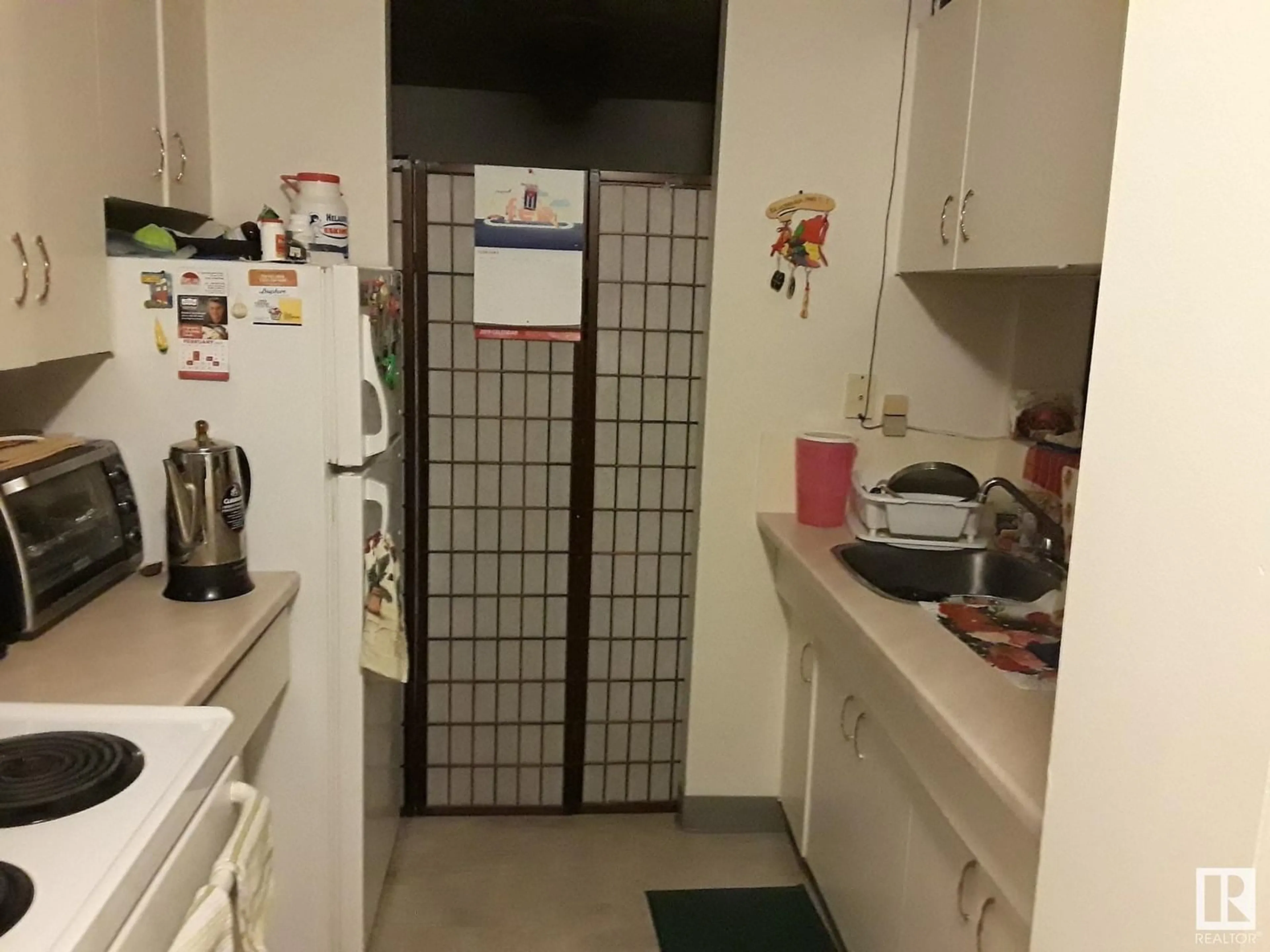 Standard kitchen, unknown for #204 - 10160 116 ST, Edmonton Alberta T5K1V9