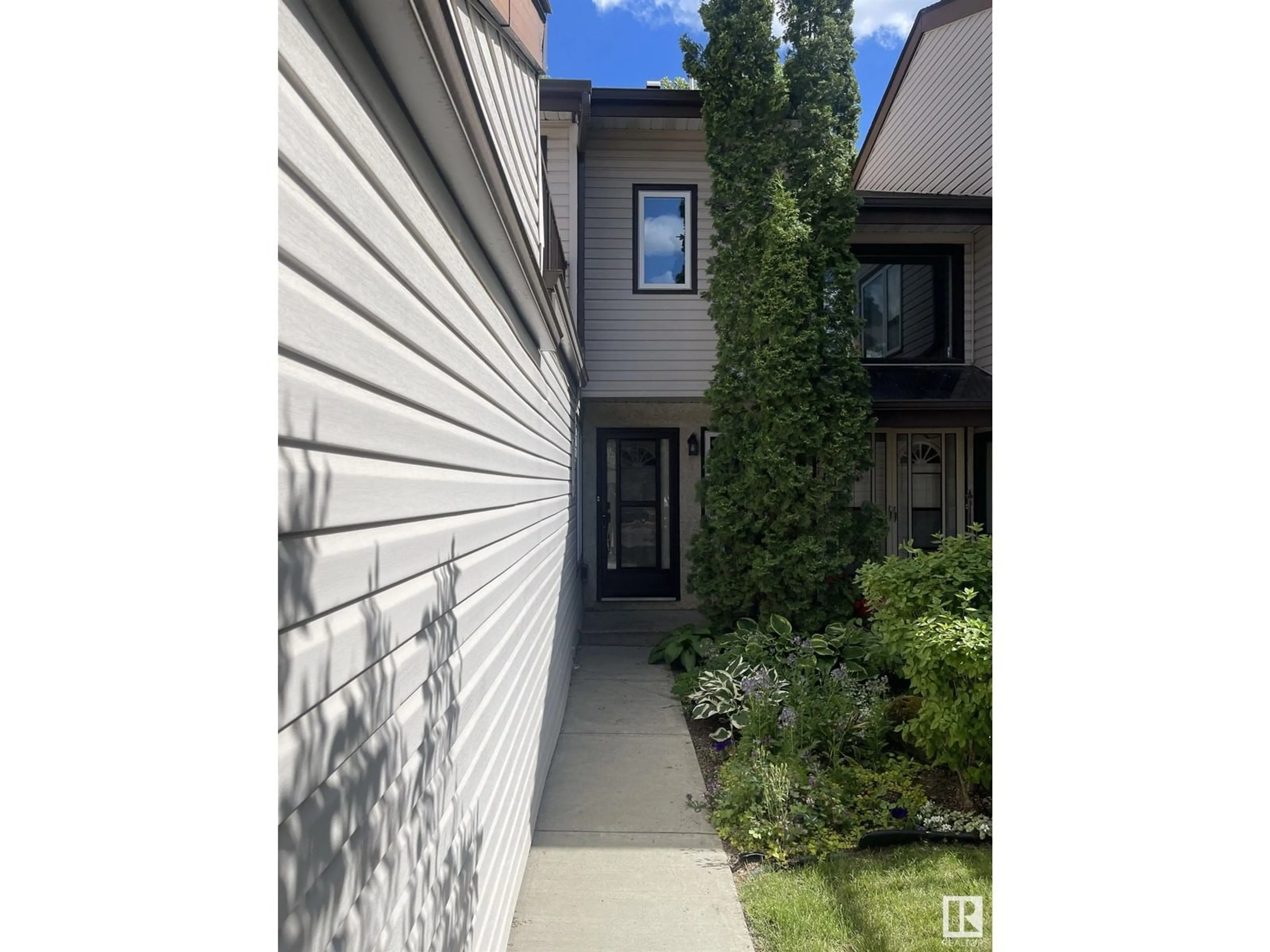 Unknown for 20 GRANDIN, St. Albert Alberta T8N2Y4
