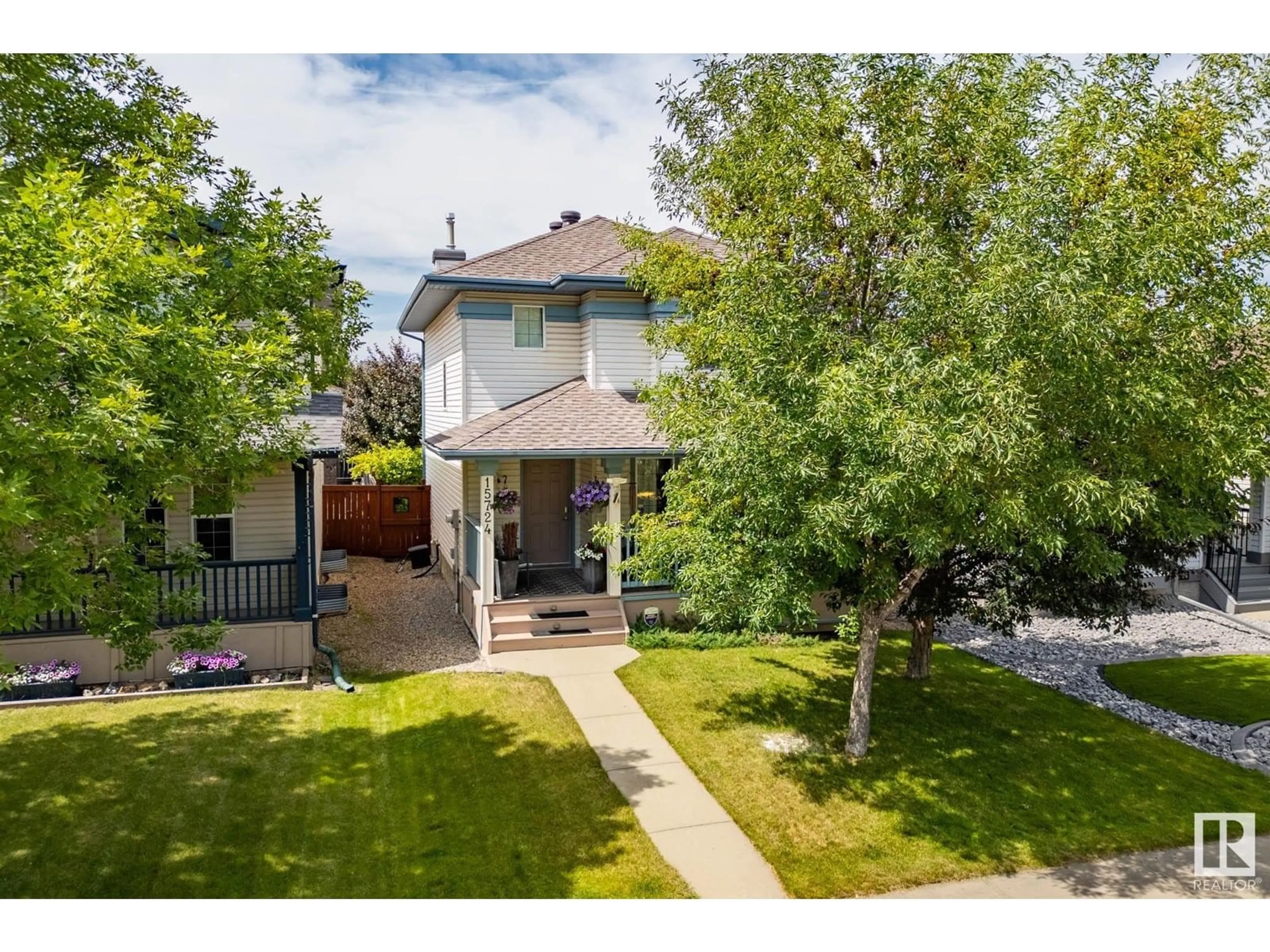 A pic from outside/outdoor area/front of a property/back of a property/a pic from drone, street for NW - 15724 139 ST, Edmonton Alberta T6V1S5