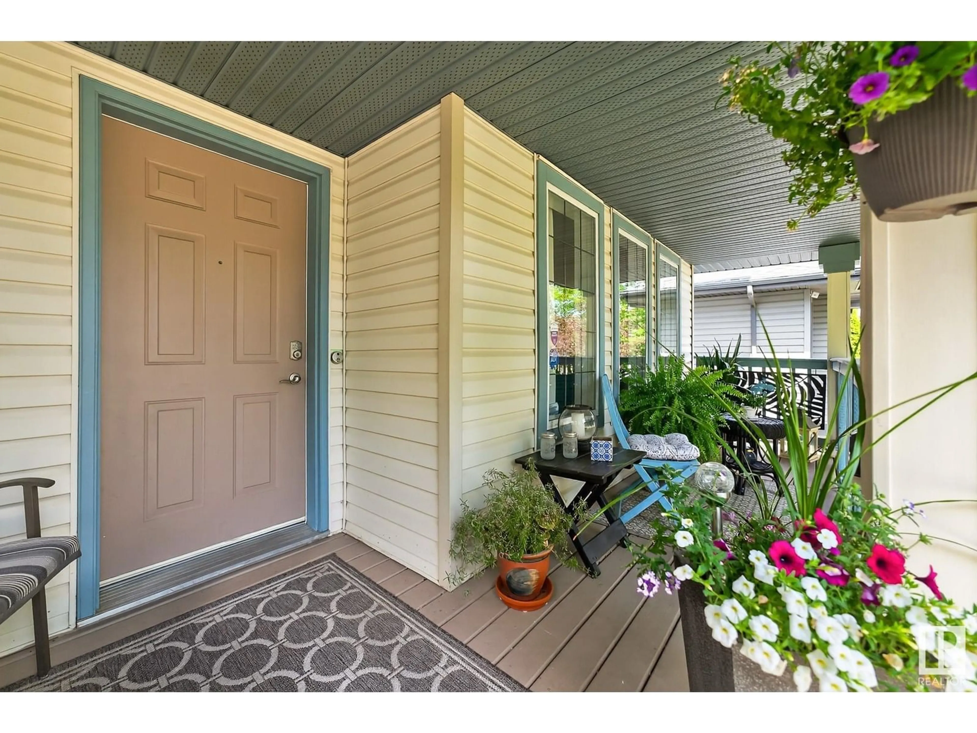 Indoor entryway for NW - 15724 139 ST, Edmonton Alberta T6V1S5