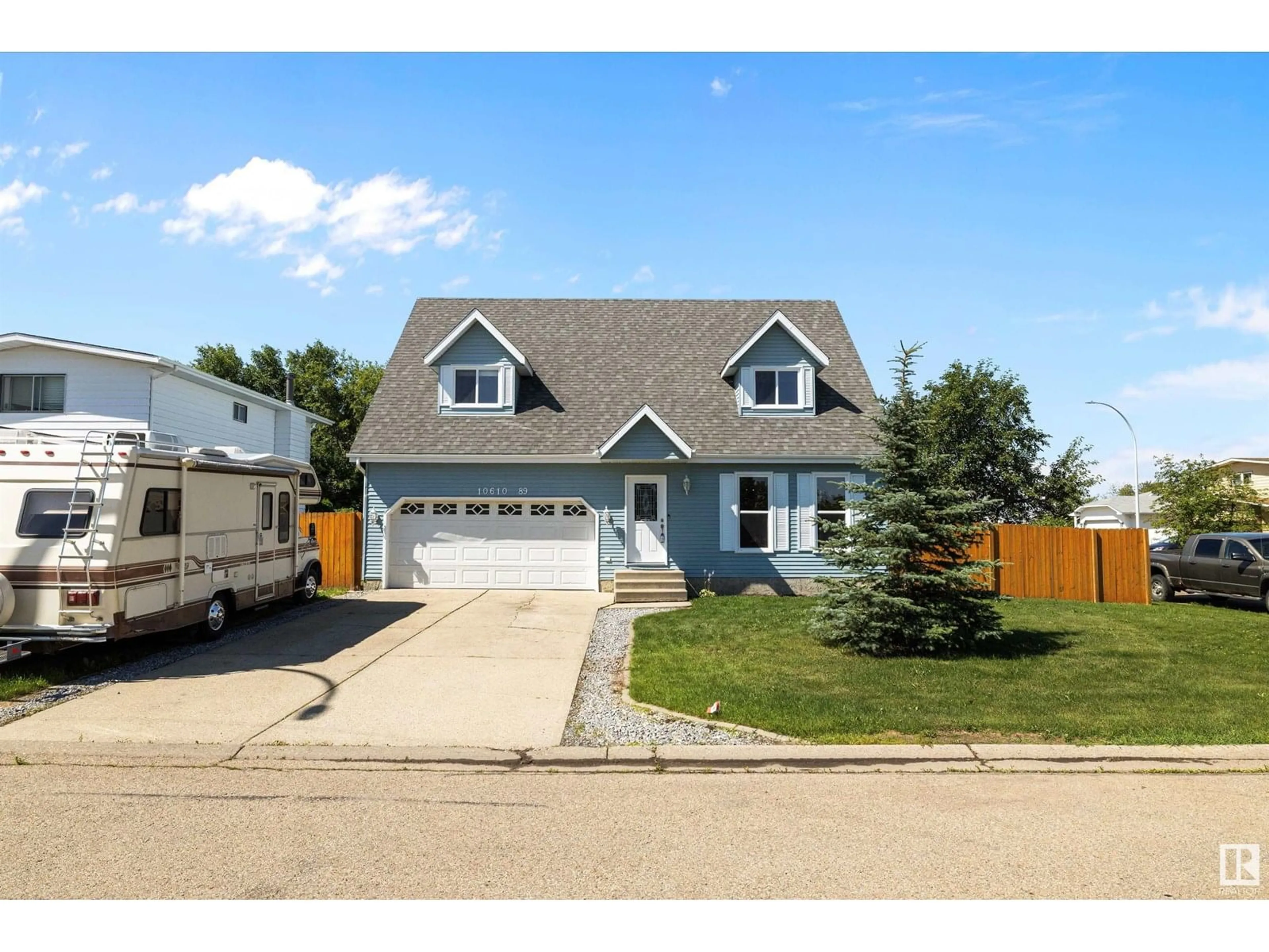 Home with vinyl exterior material, street for 10610 89 ST, Morinville Alberta T8R1C7