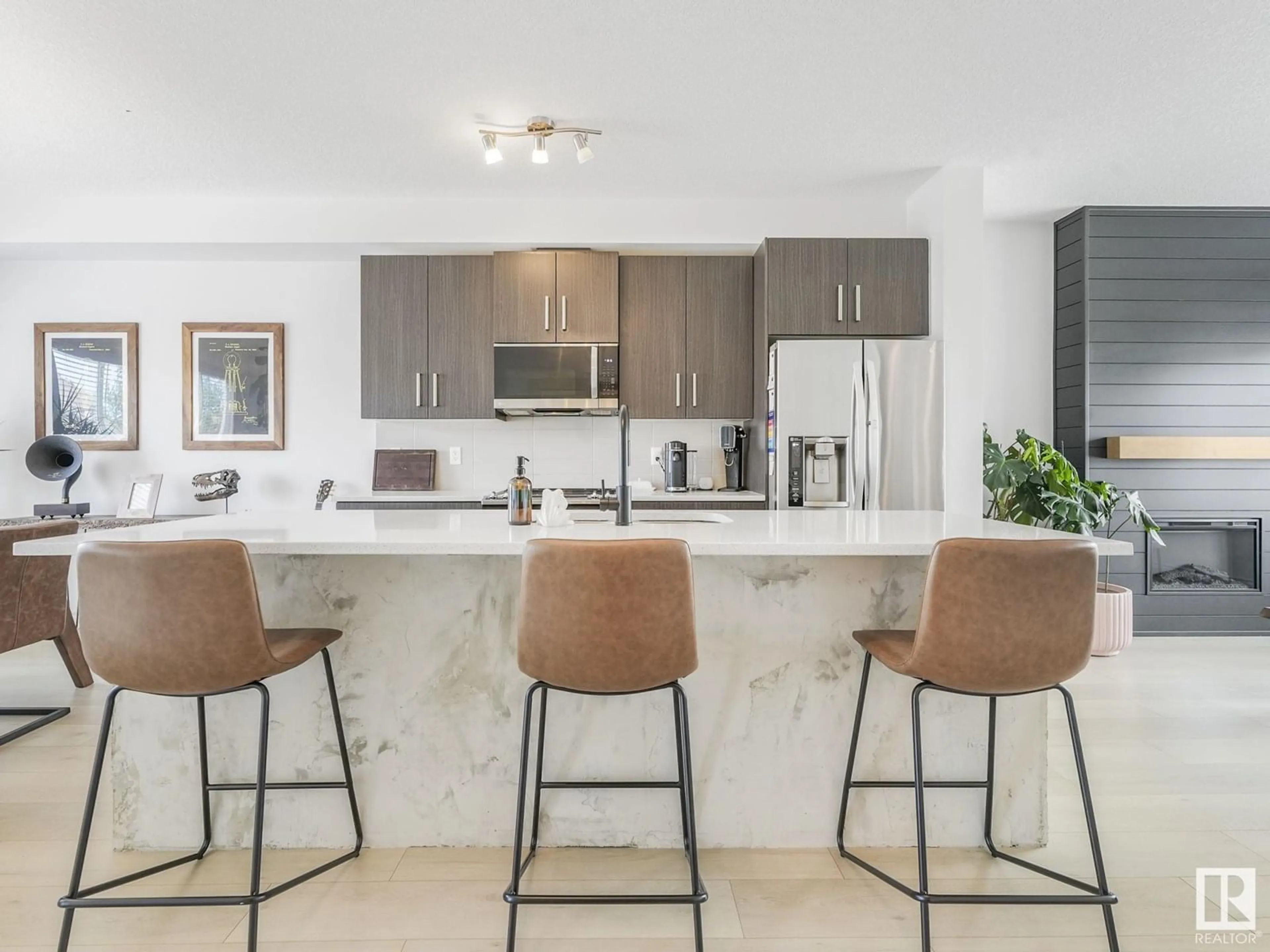 Open concept kitchen, ceramic/tile floor for 822 MORRIS AV, Leduc Alberta T9E1E9