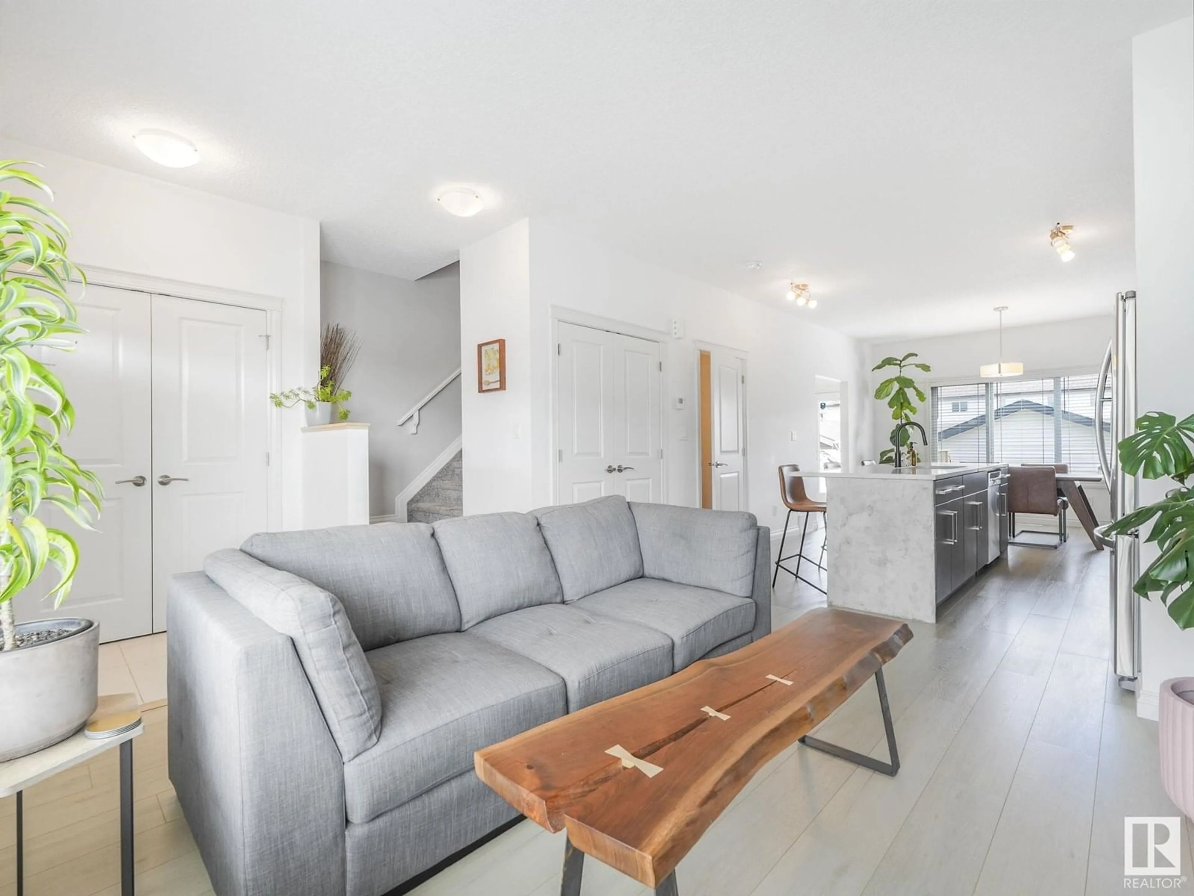 Living room with furniture, unknown for 822 MORRIS AV, Leduc Alberta T9E1E9