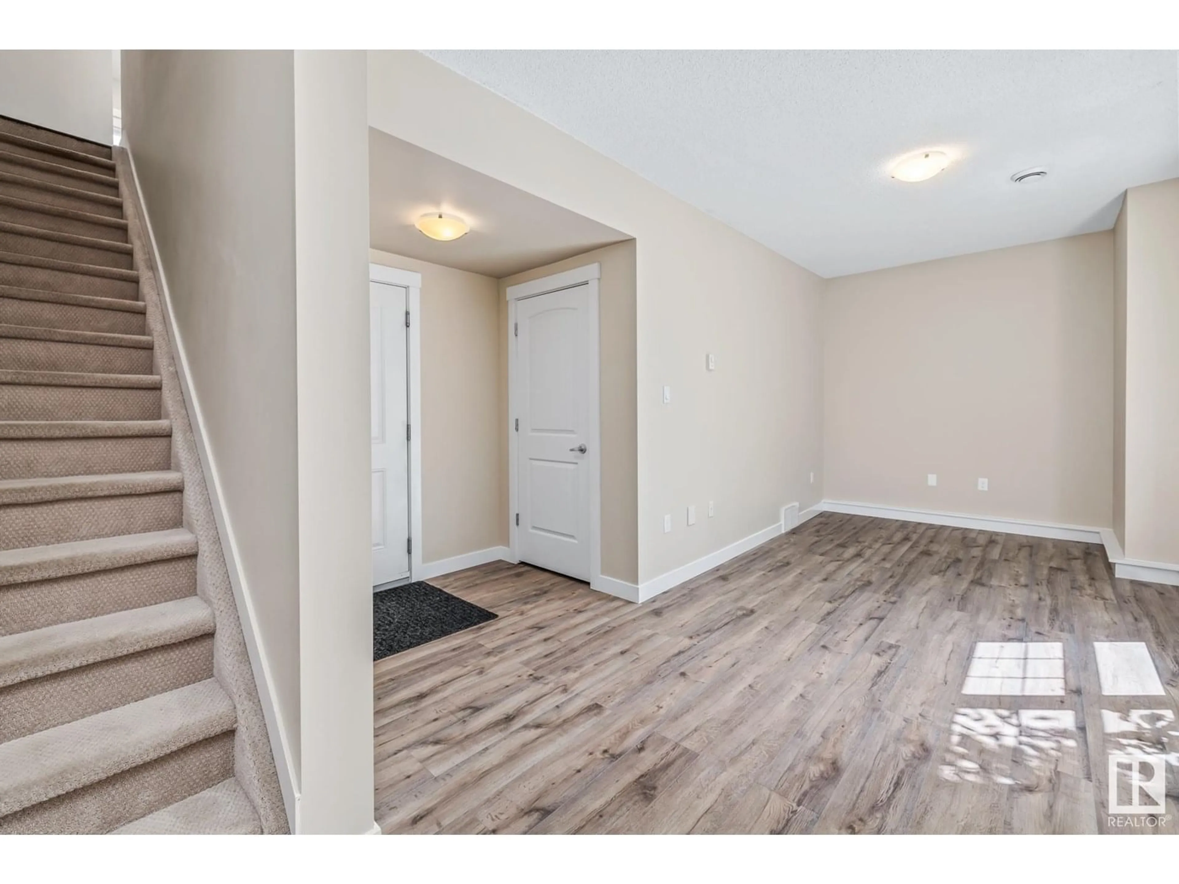 Indoor entryway for #44 - 8315 180 AV NW, Edmonton Alberta T5J0J2