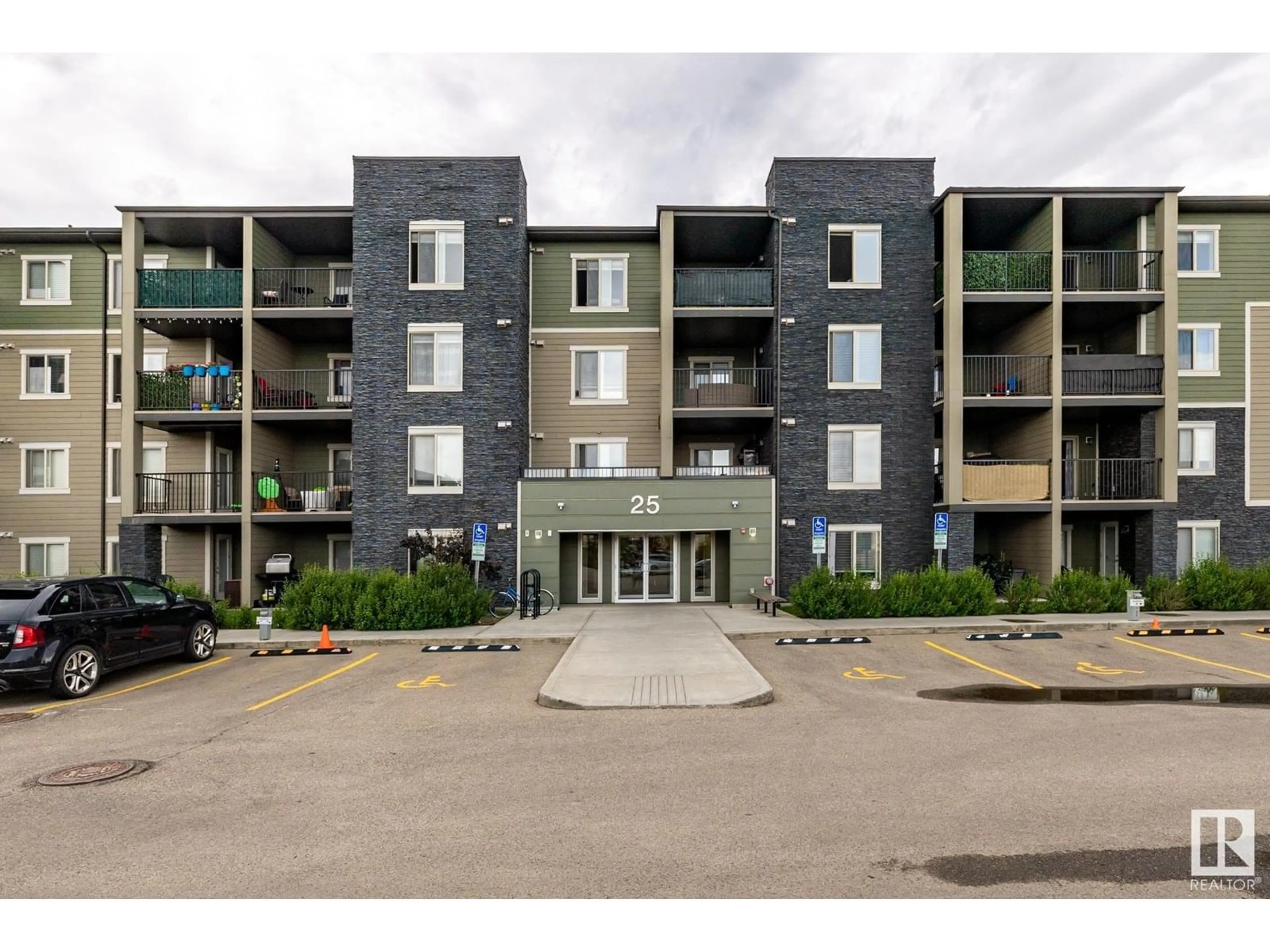 A pic from outside/outdoor area/front of a property/back of a property/a pic from drone, unknown for 204 - 25 ELEMENT DR, St. Albert Alberta T8N7S1