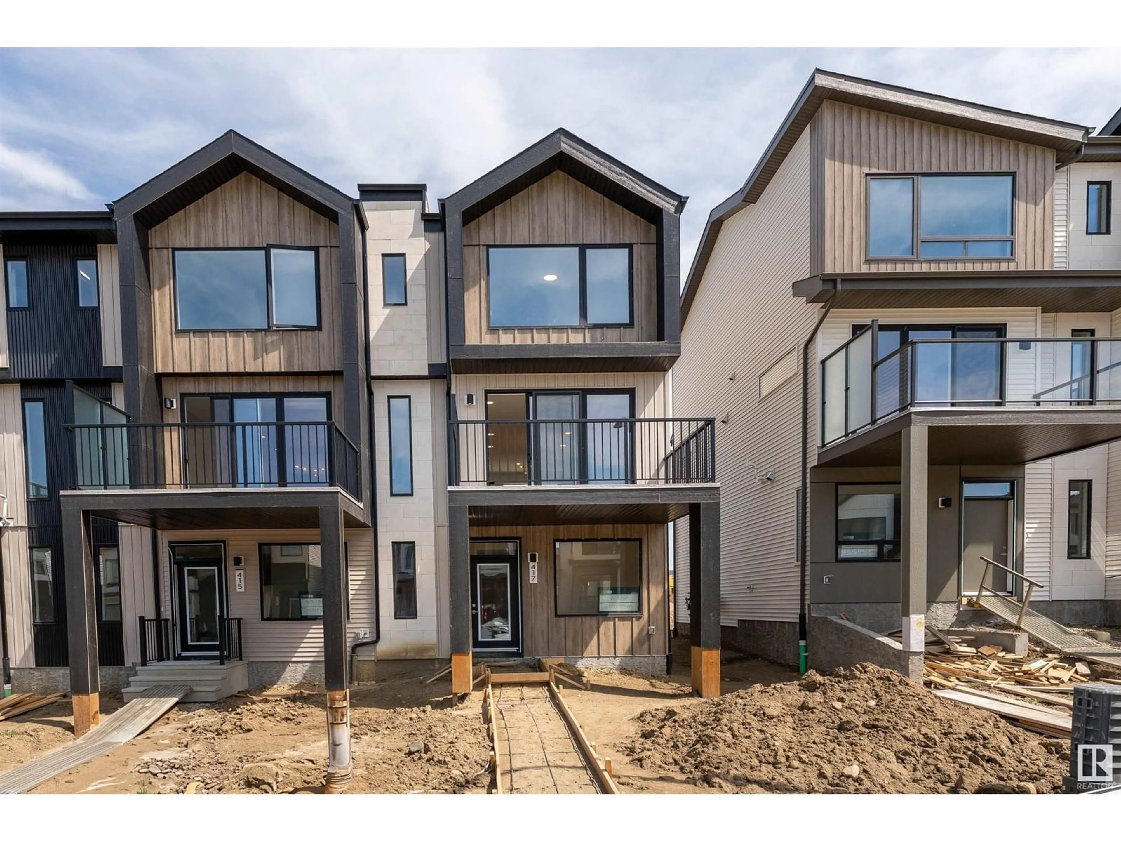 Unknown for 417 32 ST, Edmonton Alberta T6X3C8