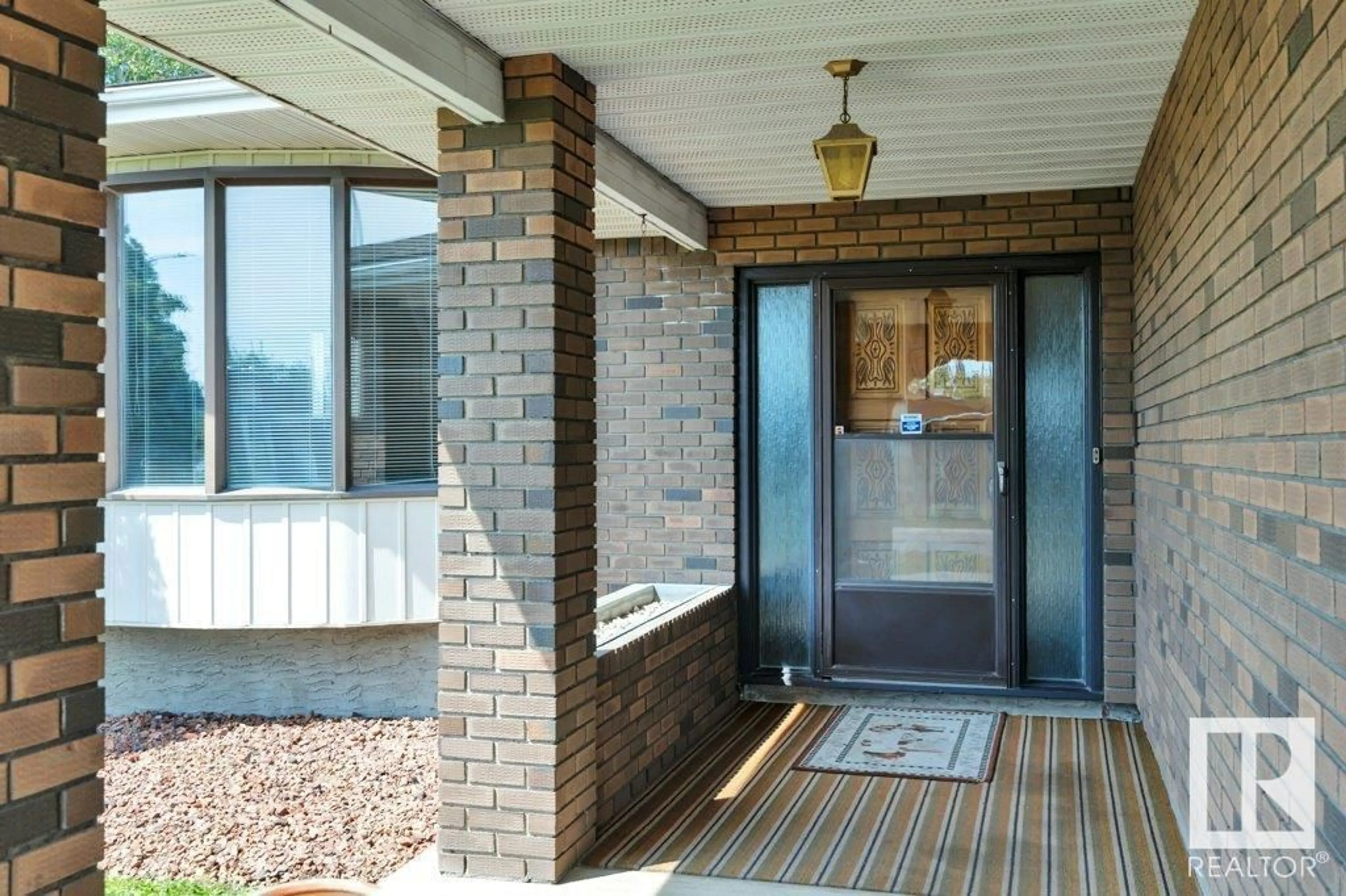 Unknown for 3520 103 AV, Edmonton Alberta T5W0A7