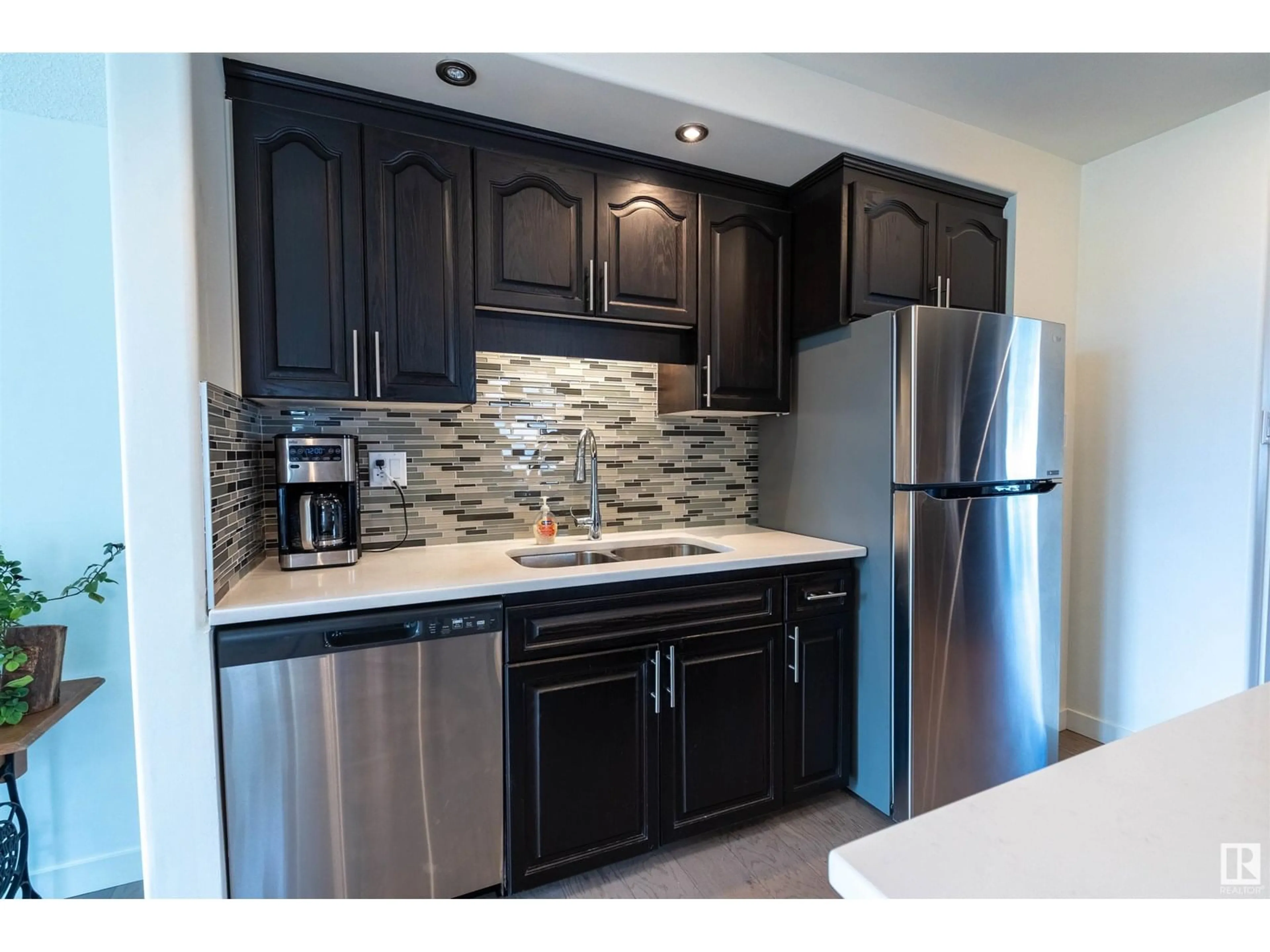 Standard kitchen, ceramic/tile floor for 15 FIFTH AV, Spruce Grove Alberta T7X2C5