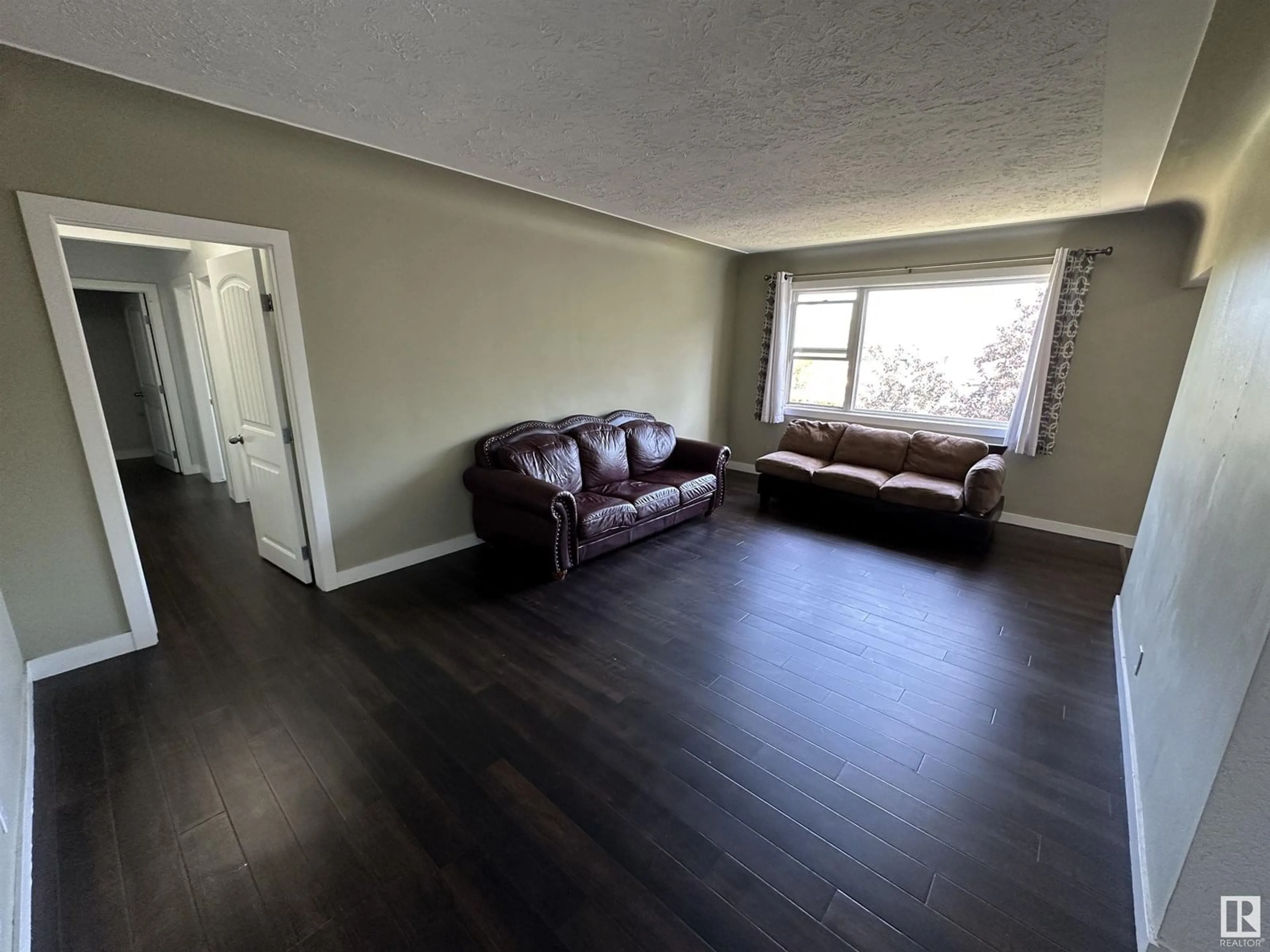 A pic of a room for #2 - 11604 112 AV, Edmonton Alberta T5G0H7