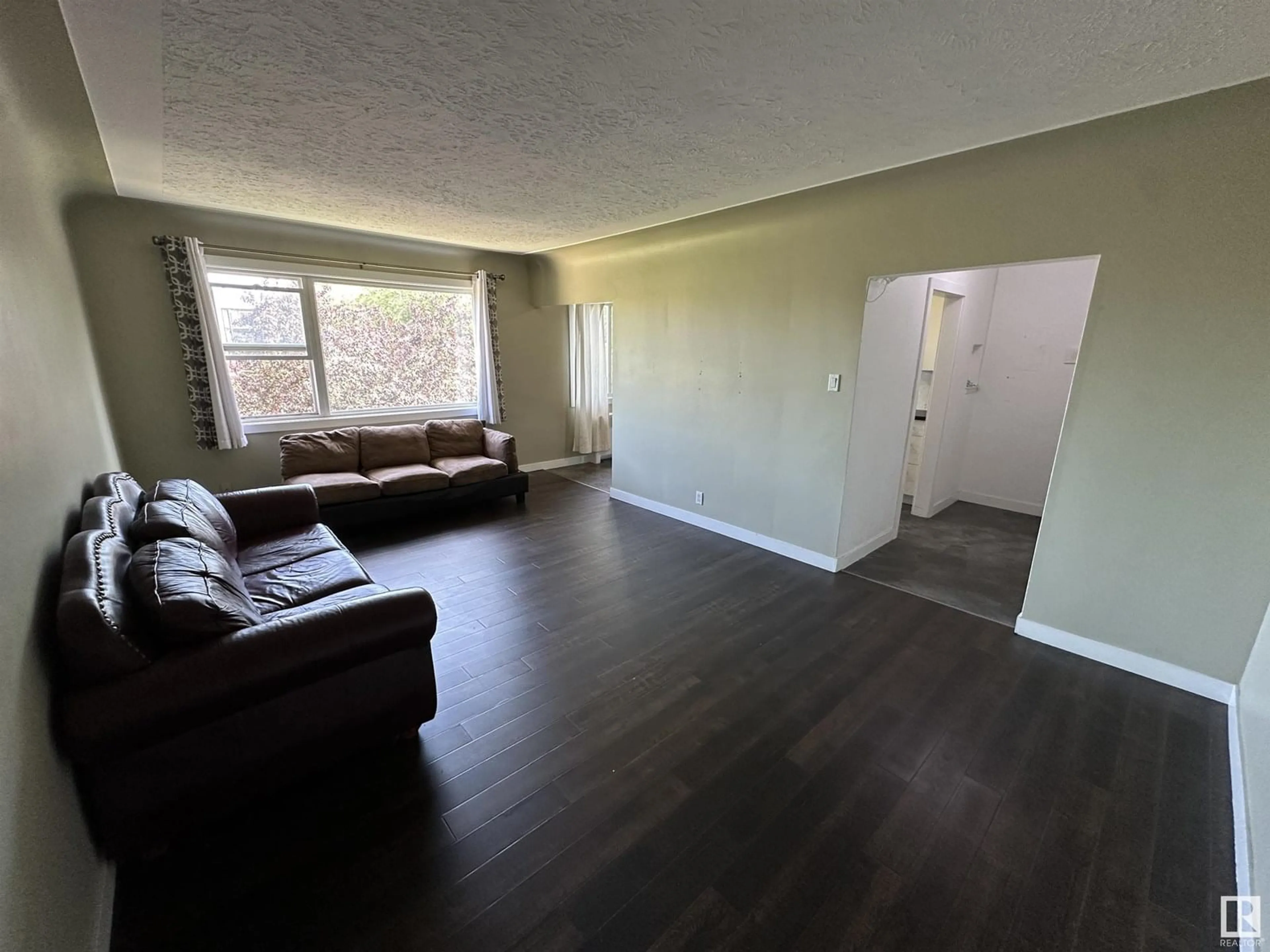 A pic of a room for #2 - 11604 112 AV, Edmonton Alberta T5G0H7
