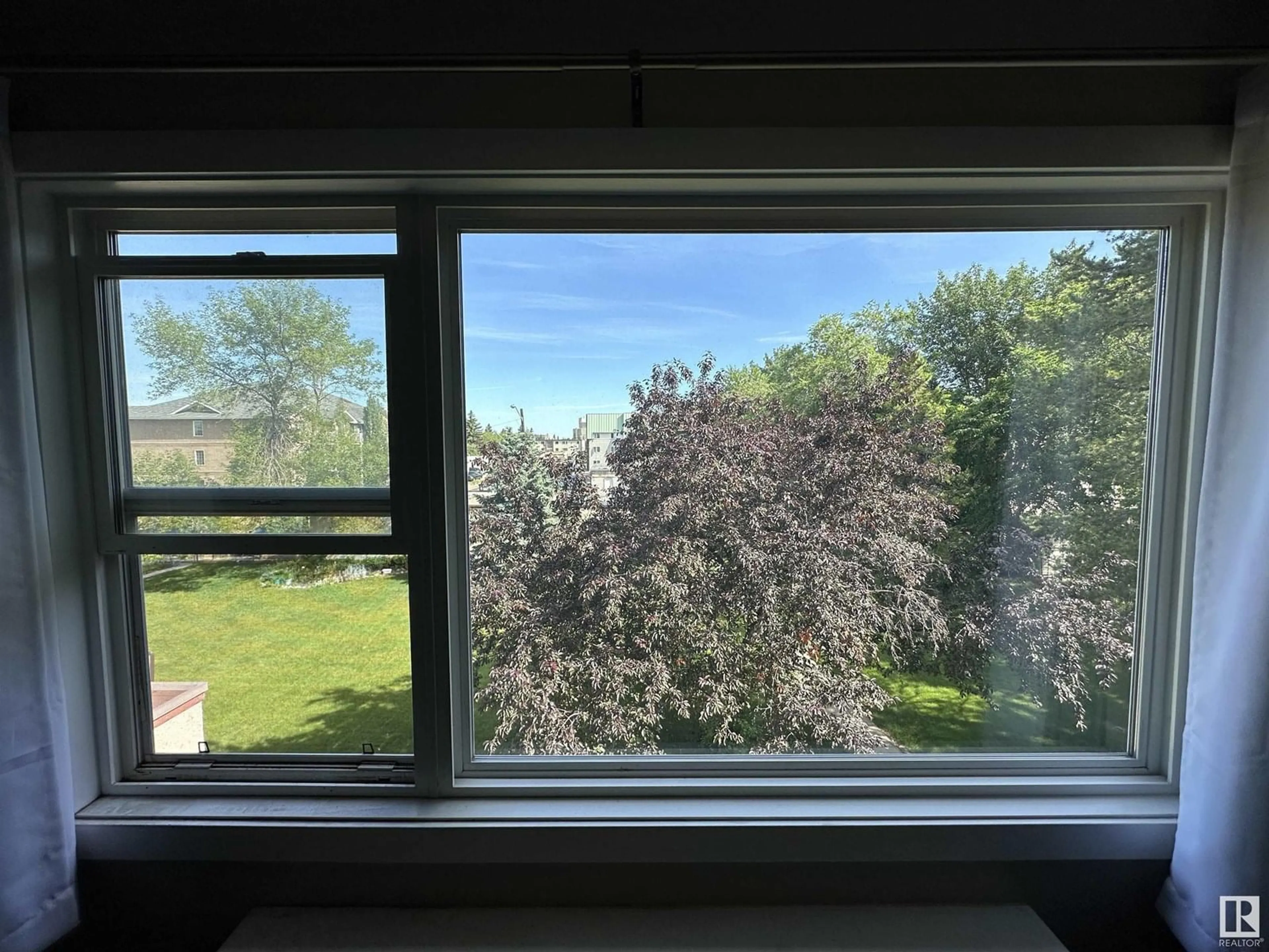 A pic of a room for #2 - 11604 112 AV, Edmonton Alberta T5G0H7