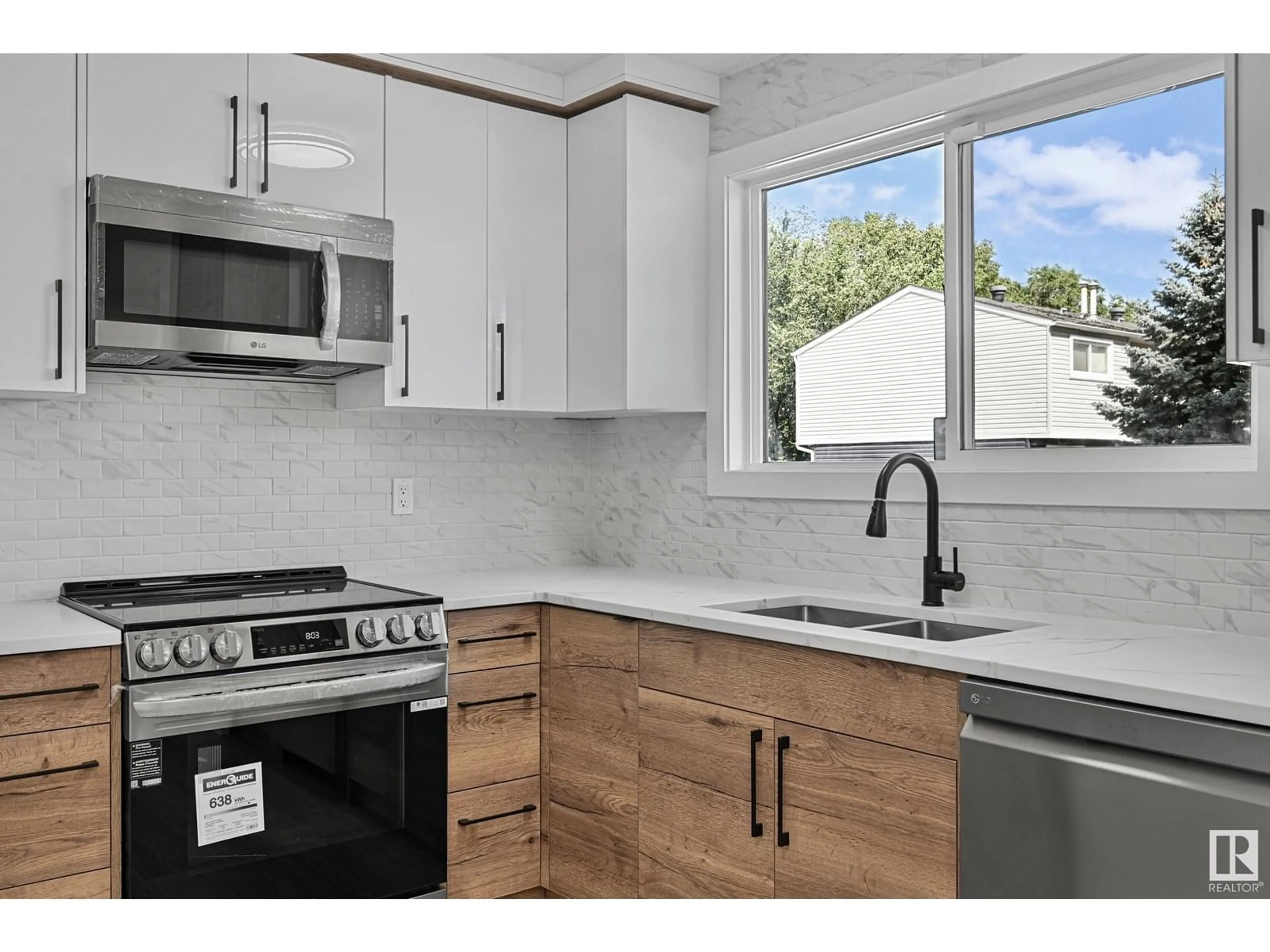 Standard kitchen, unknown for 416 HERMITAGE RD, Edmonton Alberta T5A3K9