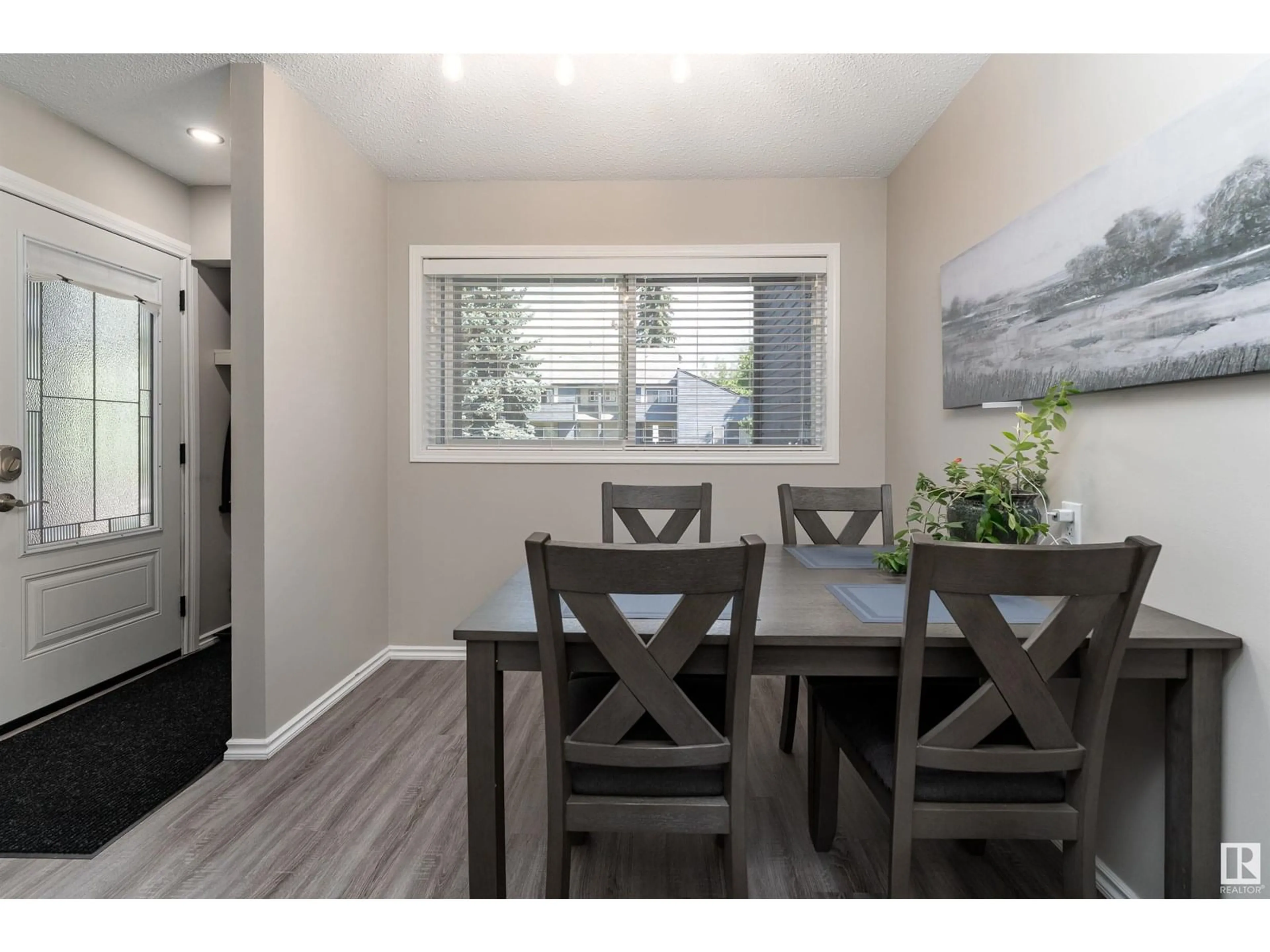 Dining room, wood/laminate floor for 81 - 114 GRANDIN RD, St. Albert Alberta T8N5G8