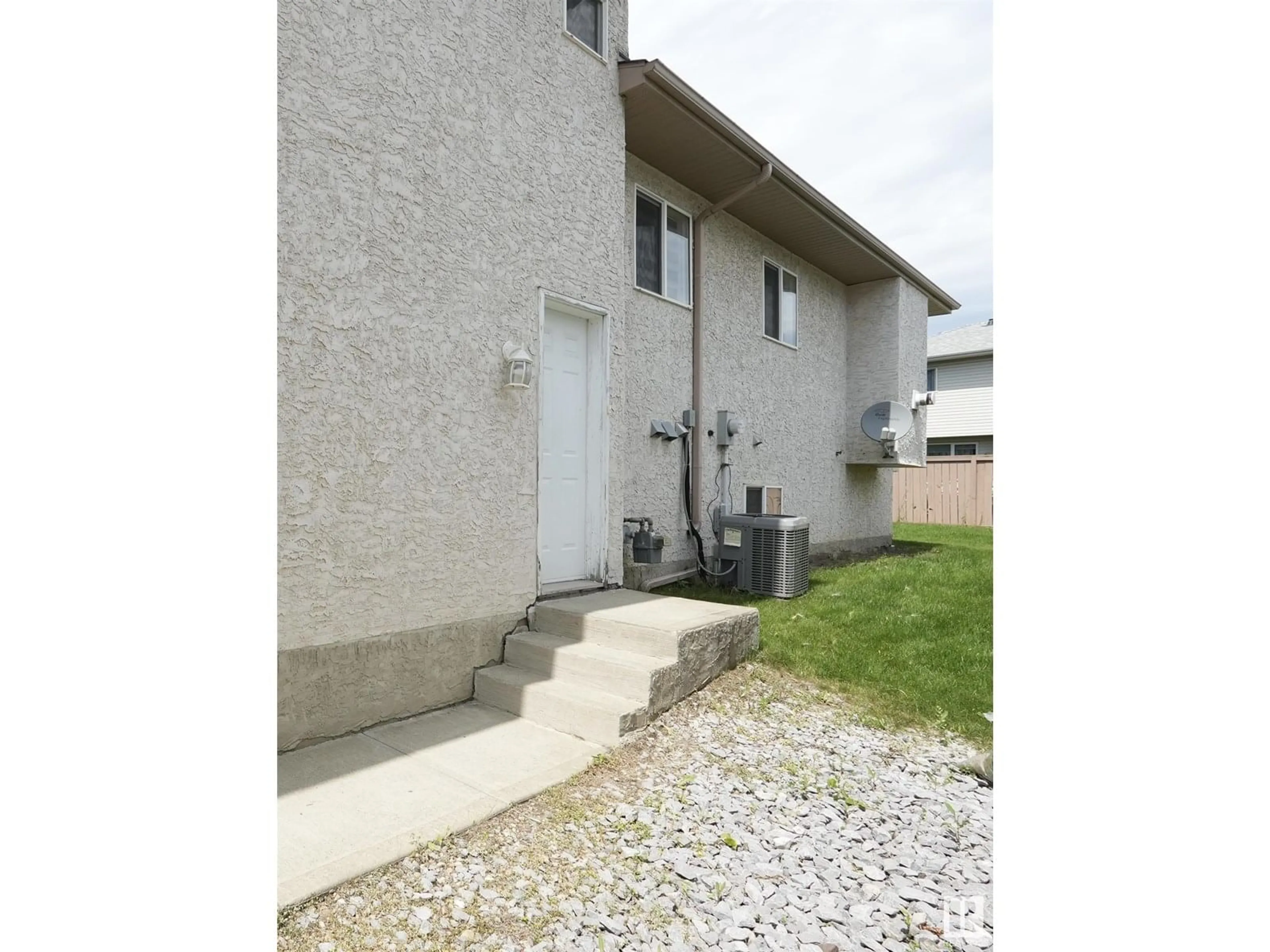 Unknown for 2218 KAUFMAN WAY, Edmonton Alberta T6L7E2