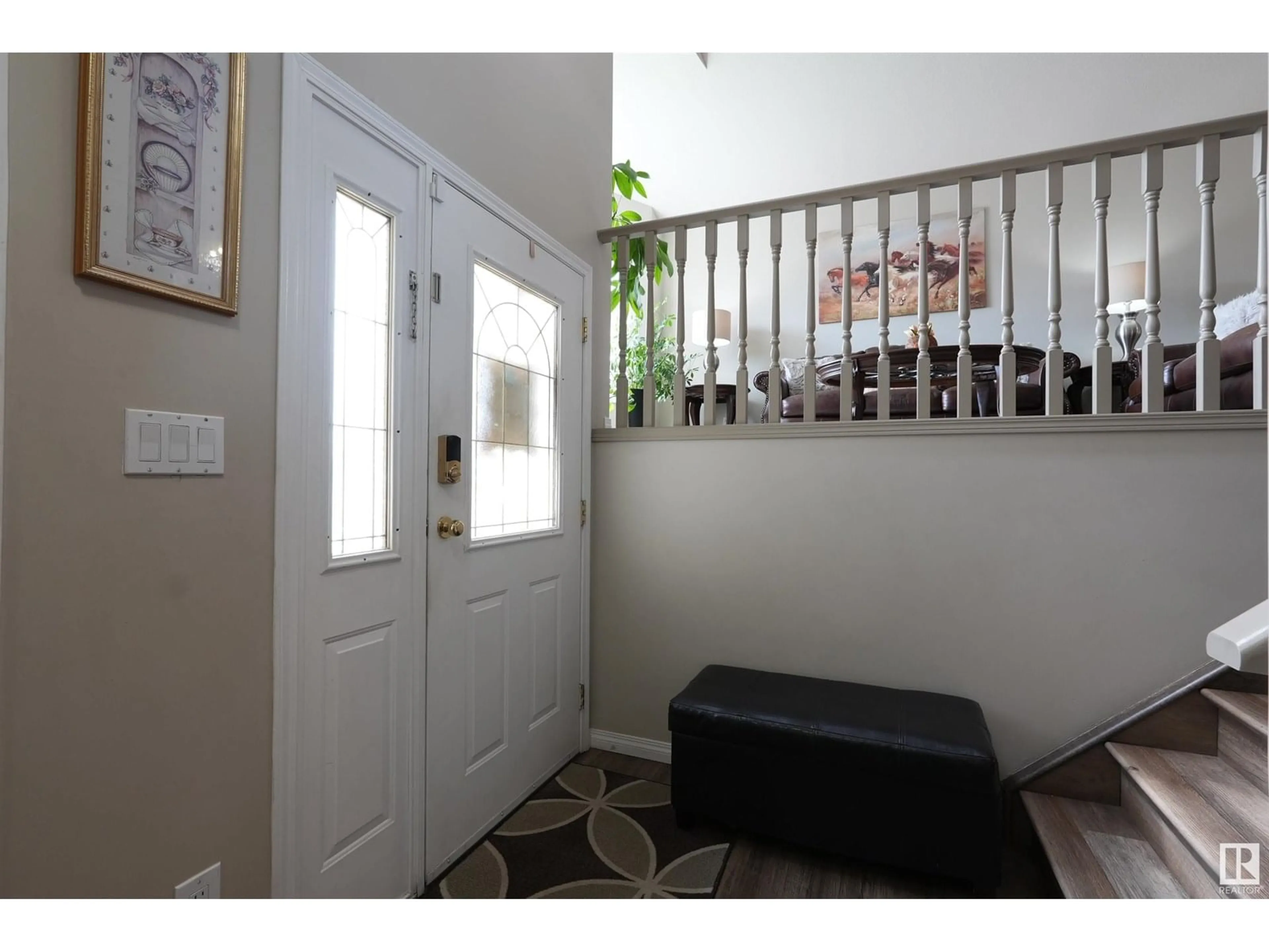 Indoor entryway for 2218 KAUFMAN WAY, Edmonton Alberta T6L7E2